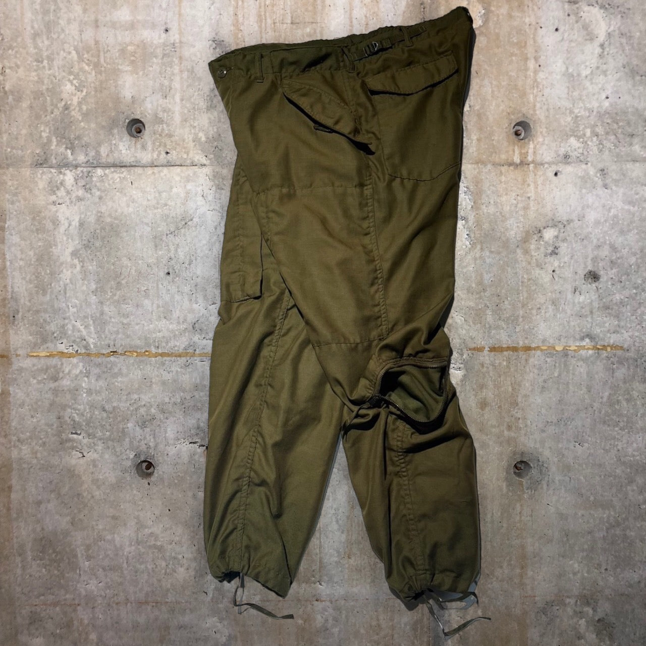 US AMRY(アメリカ軍) 70'sヘリクルーパンツ/ヴィンテージカーゴパンツ 表記無し(XLサイズ程度) カーキ 亜熱帯向け/耐燃性ナイロン