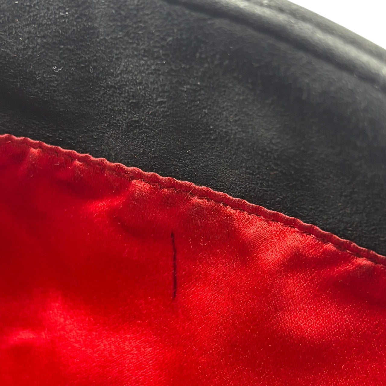 FENDI(フェンディ) Vintage Red glitter finish Suede Mamma Baguette ヴィンテージ 赤 ラメ 加工 スウェード マンマバゲット ショルダーバッグ 2354/26325/009 ブラック×ゴールド×レッド