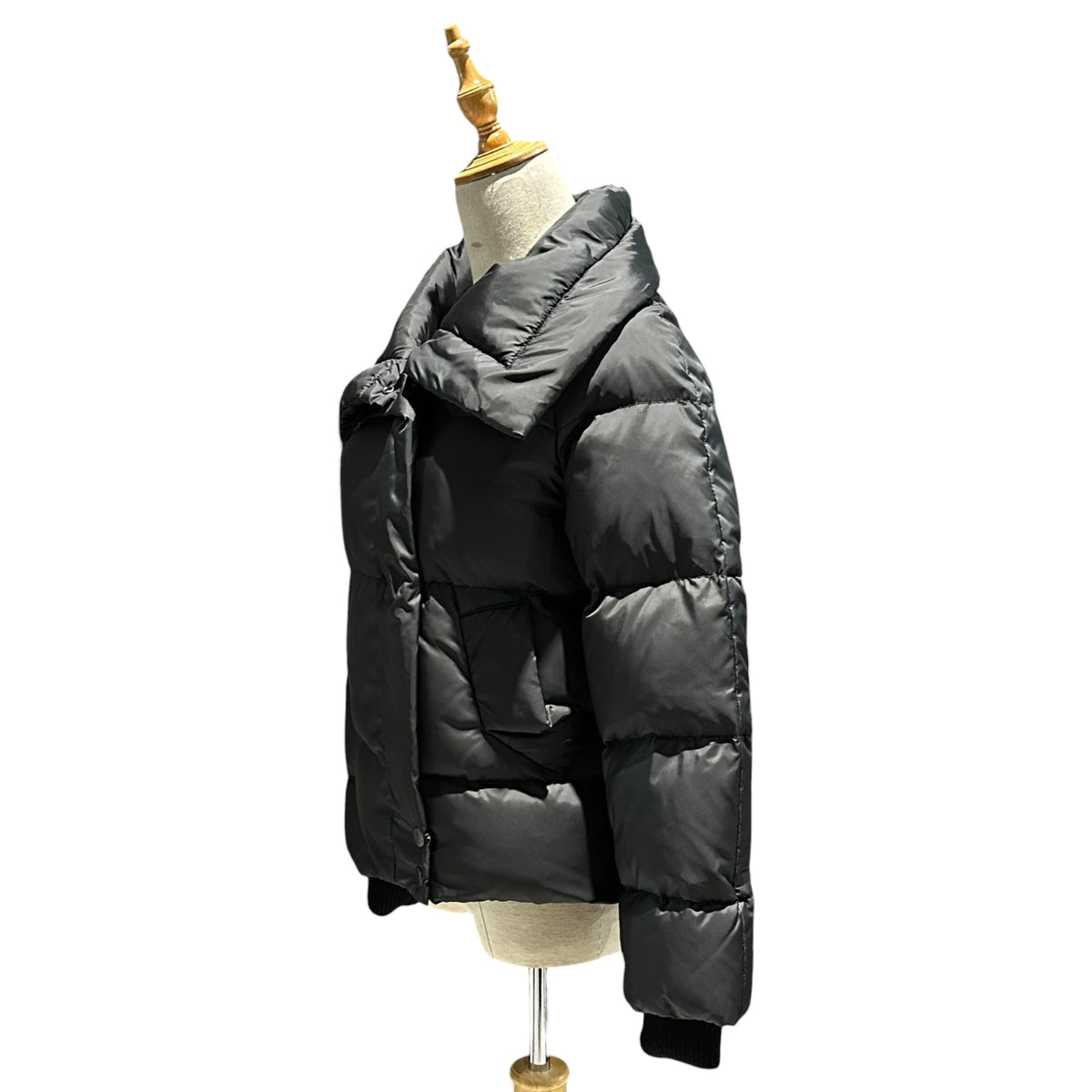 Vivienne Westwood RED LABEL(ヴィヴィアンウエストウッドレッドレーベル) Big-Collar Down Jacket ビッグ カラー ダウン ジャケット 17-01-422001 2 ブラック