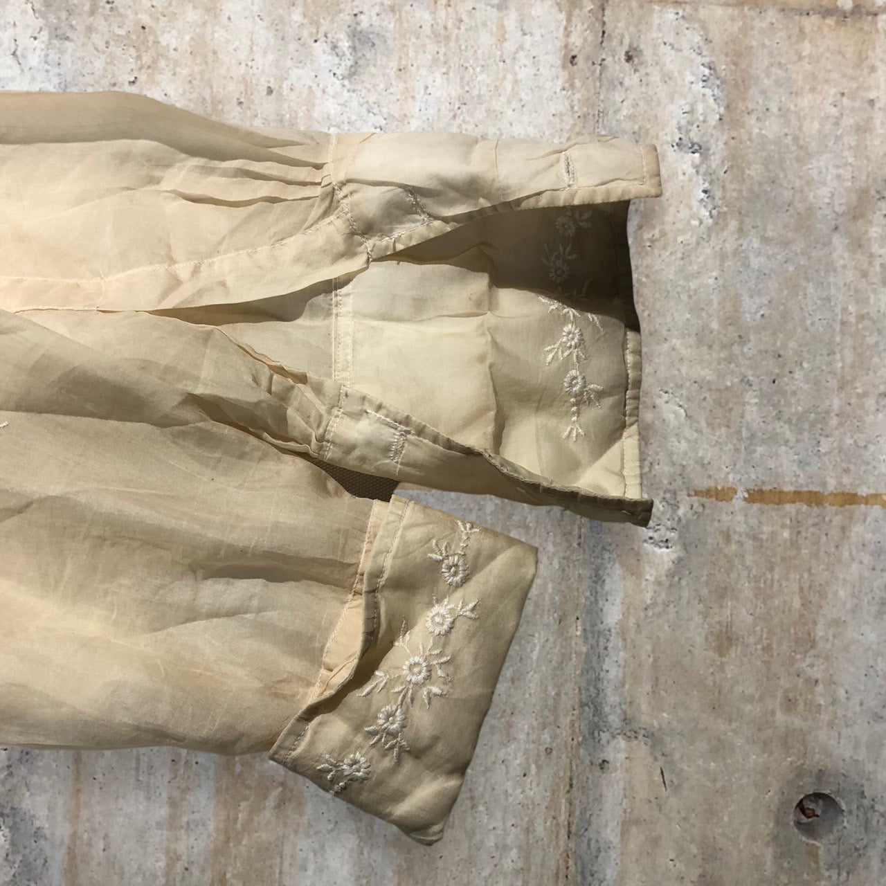 VINTAGE(ヴィンテージ) ~50'sフラワーステッチシルクプルオーバーシャツ 表記なし(L程度) アイボリー