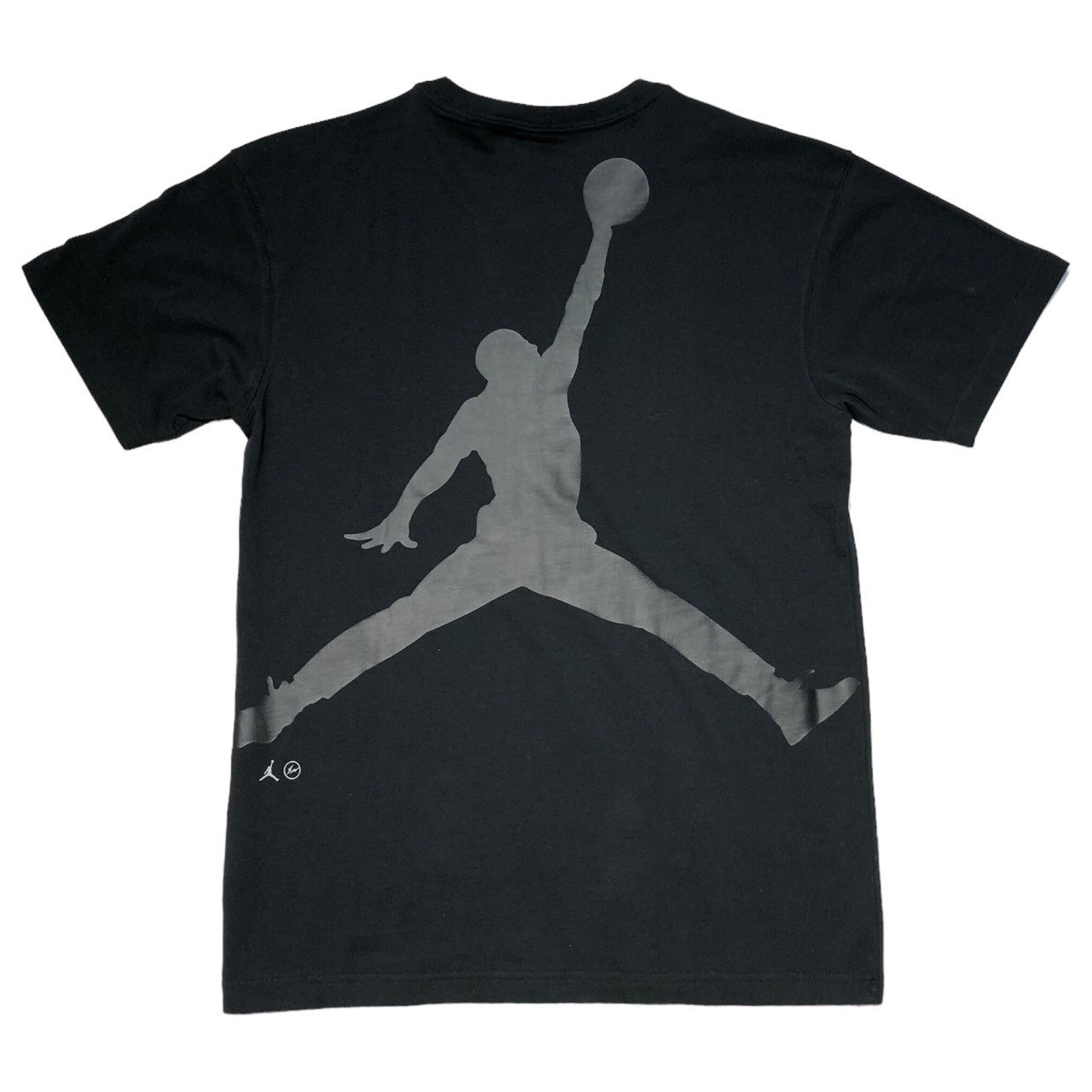 NIKE×FRAGMENT DESIGN(ナイキ×フラグメントデザイン) Lifestyle Top x Fragment ジョーダン プリント Tシャツ DA2985-010 S ブラック 半袖 JORDAN