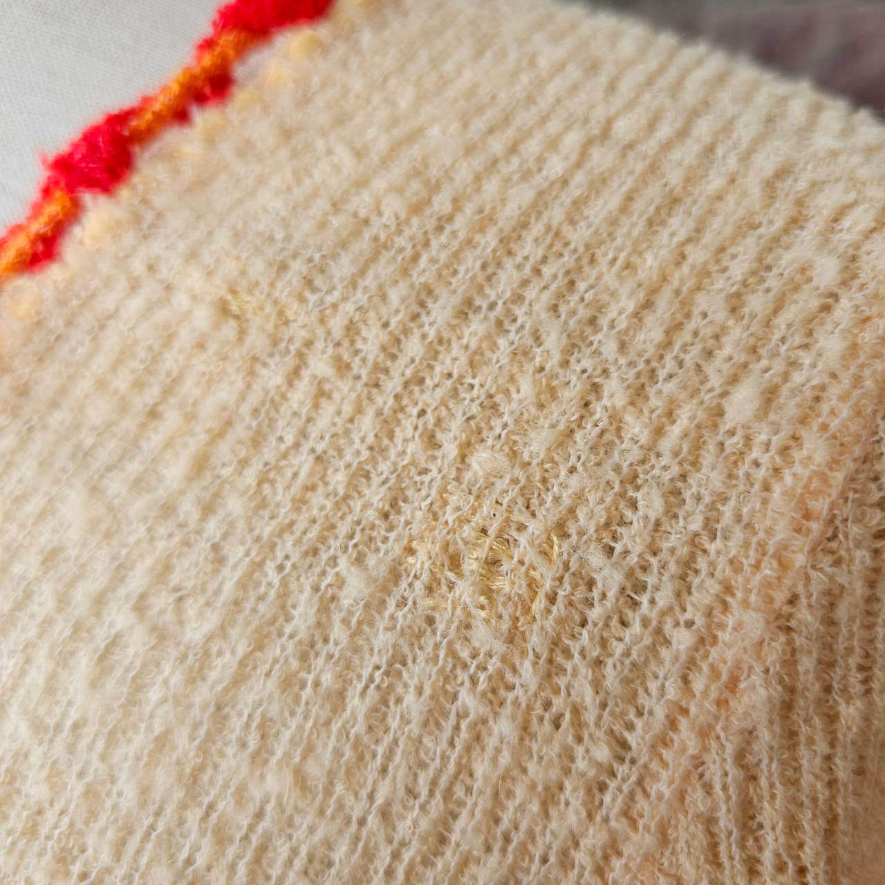 Euro vintage(ヨーロッパヴィンテージ) sherbet_70's pale orange red drawstring neckline knit top 淡いオレンジ赤の巾着ネックのニットトップス Mサイズ程度 レッド×オレンジ/アクリル