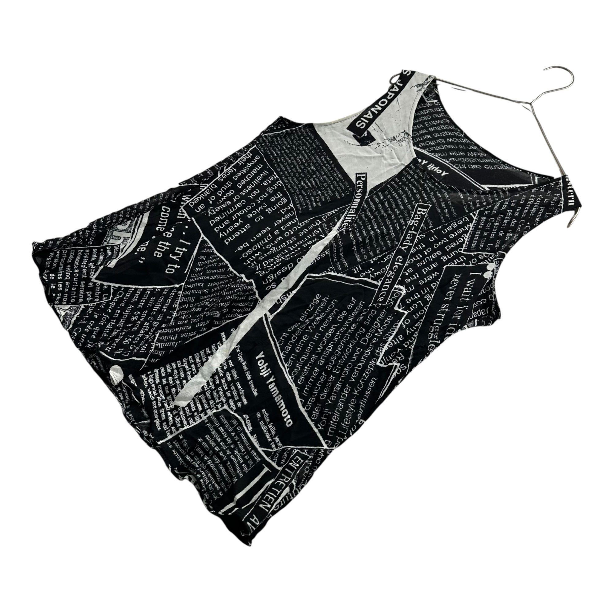 Y's(ワイズ) Newspaper Print Rayon Sleeveless Blouse ニュースペーパー プリント レーヨン ノースリーブ ブラウス YY-B23-225 3 ブラック×ホワイト