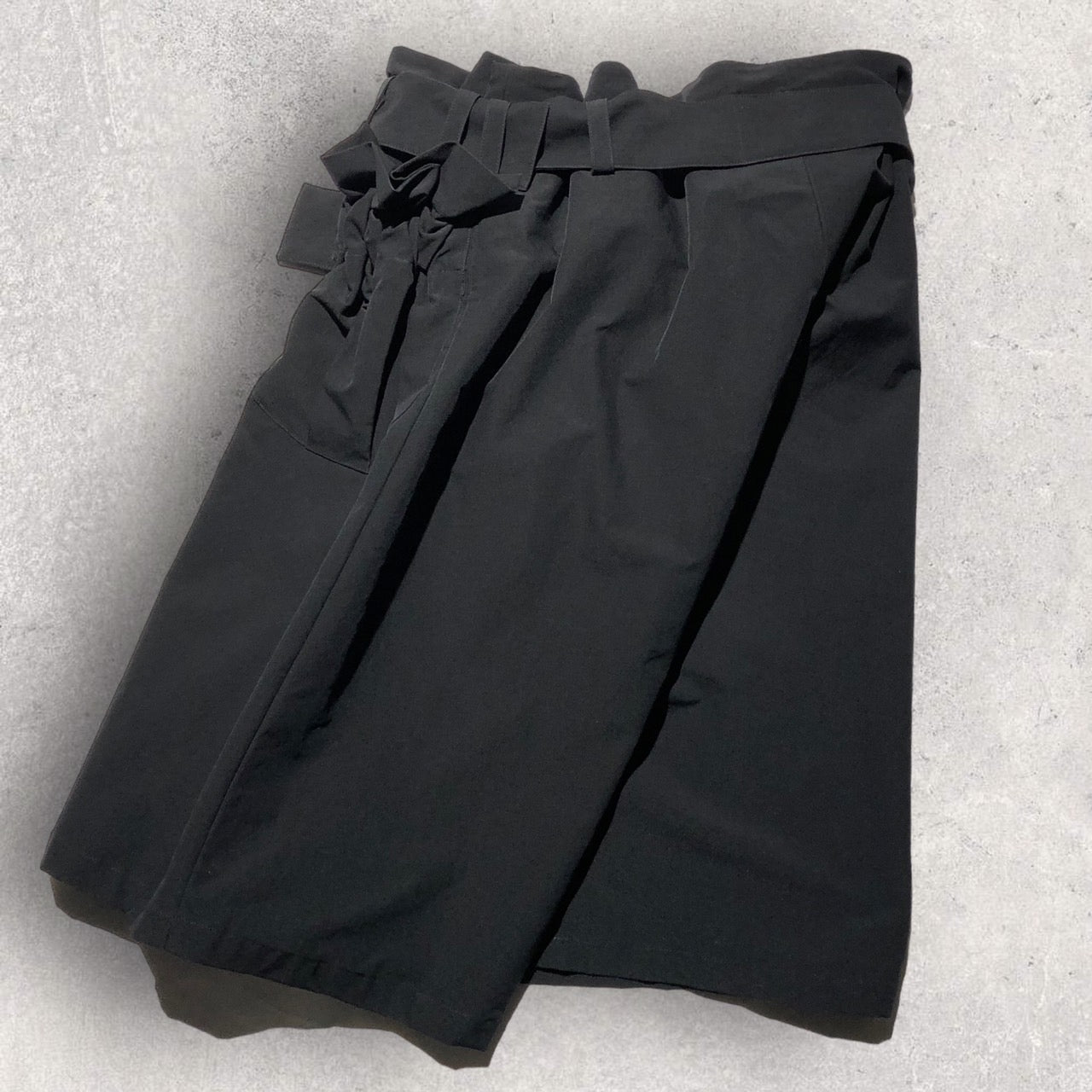 LIMI feu(リミフゥ) ダブルベルトギャザースカートパンツ LE-P25-900 S ブラック