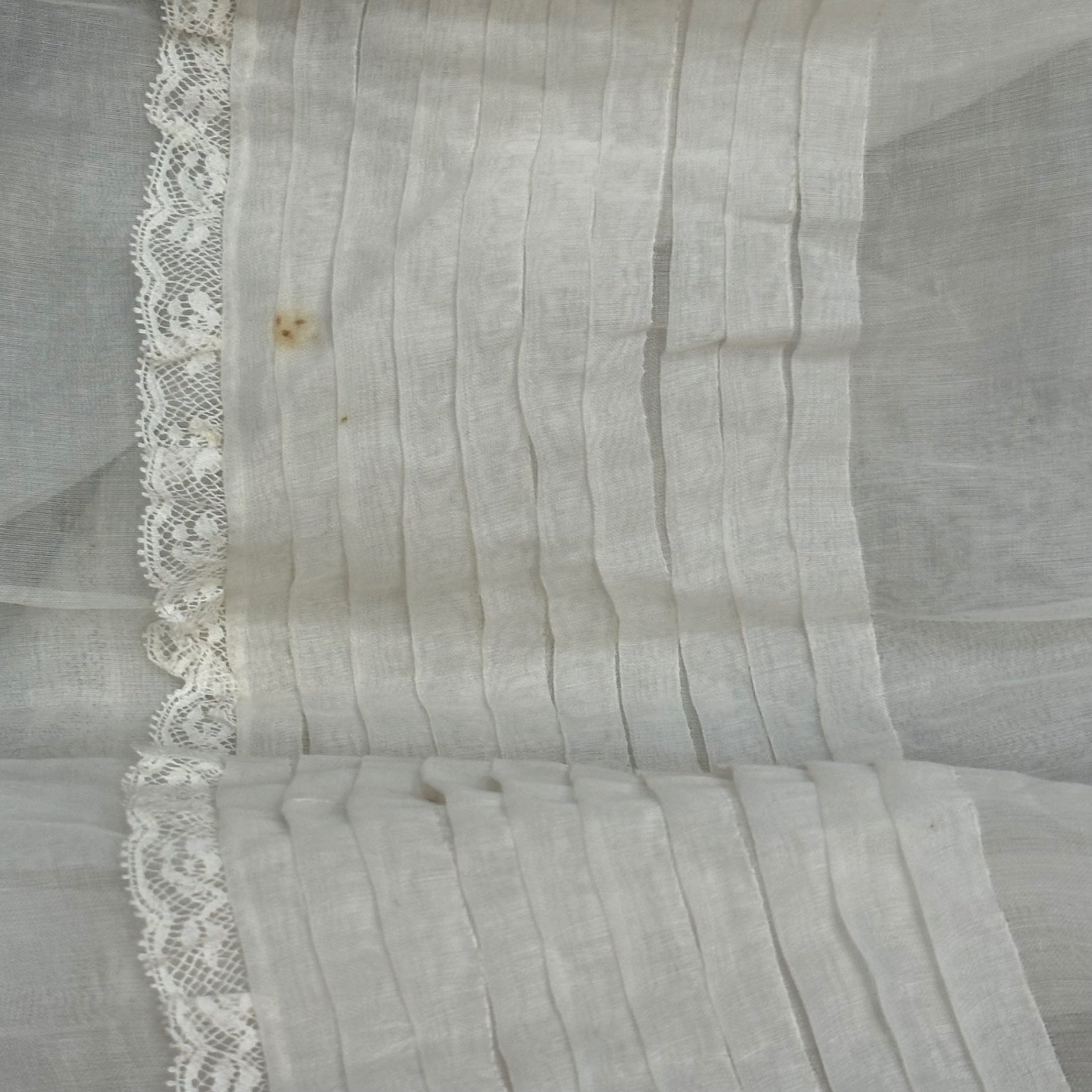Euro antique(ヨーロッパアンティーク) about 1900's~ organza lace decoratedwith collar dress 20世紀初頭頃のレース装飾オーガンザドレス 表記無し(S程度) ベージュ