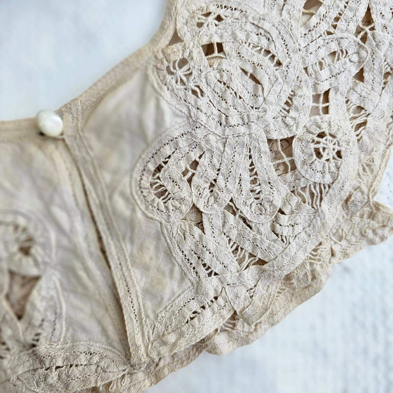 Euro vintage(ヨーロッパヴィンテージ) cottonlinen batten lace collar コットンリネンのバテンレースのつけ襟 未使用に近い/後染め加工 ベージュ