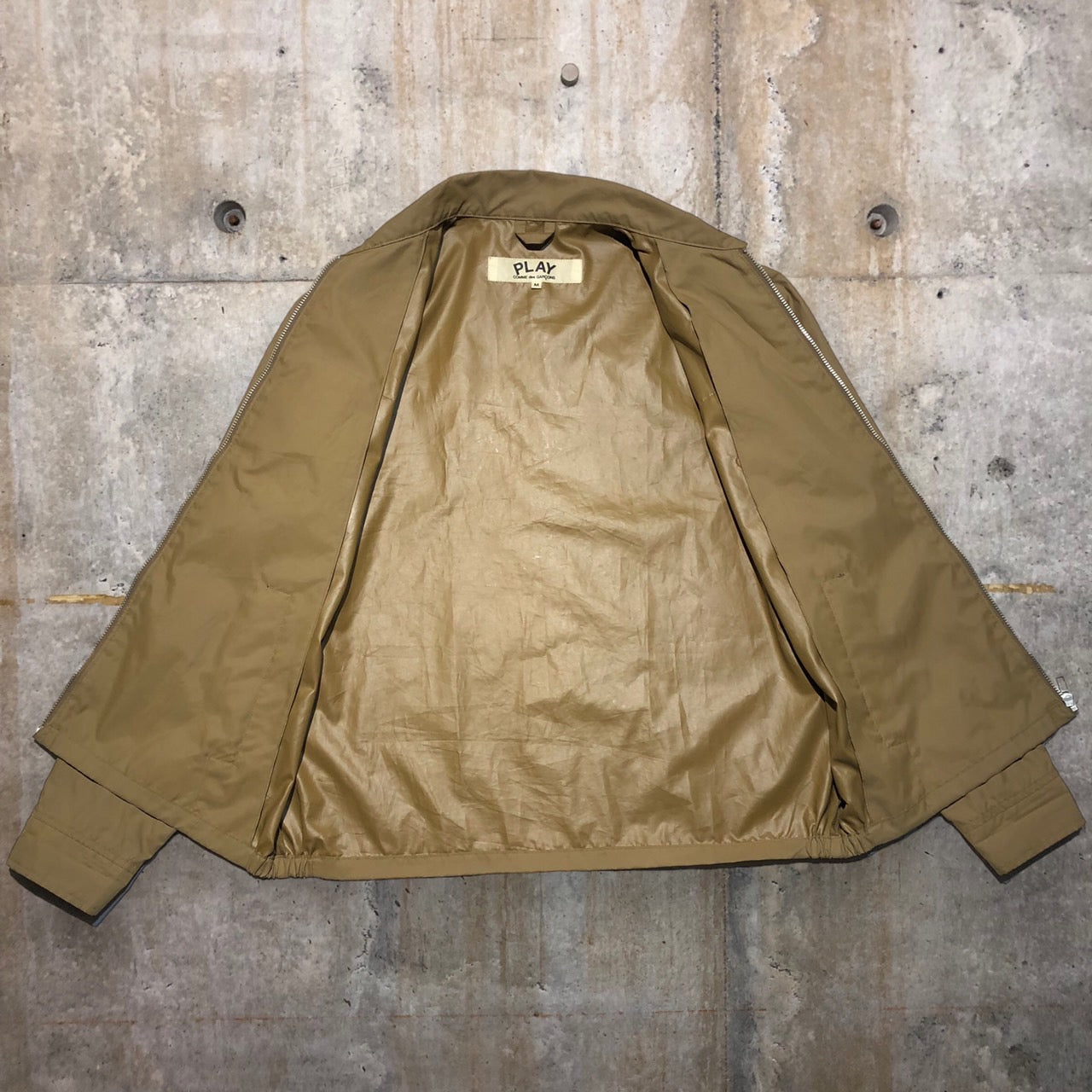 PLAY COMME des GARCONS(プレイコムデギャルソン) 05ssハートロゴナイロンジャケット AZ-J001 M ベージュ AD2004