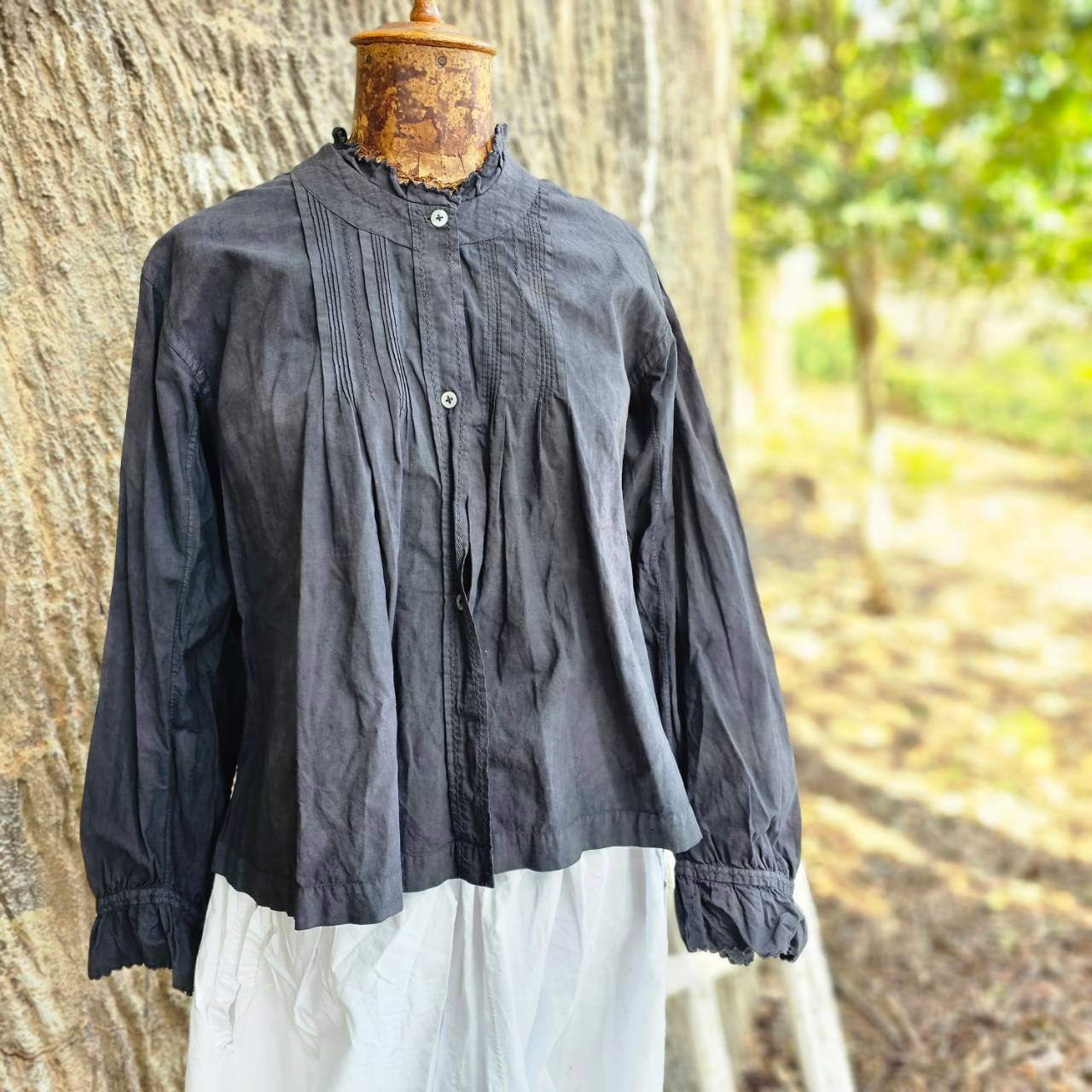 Euro antique(ヨーロッパアンティーク) 10-20's pin tucks frilled small collar white cotton blouse ちいさなレース襟のピンタックコットン長袖ブラウス 表記無し(Lサイズ程度)