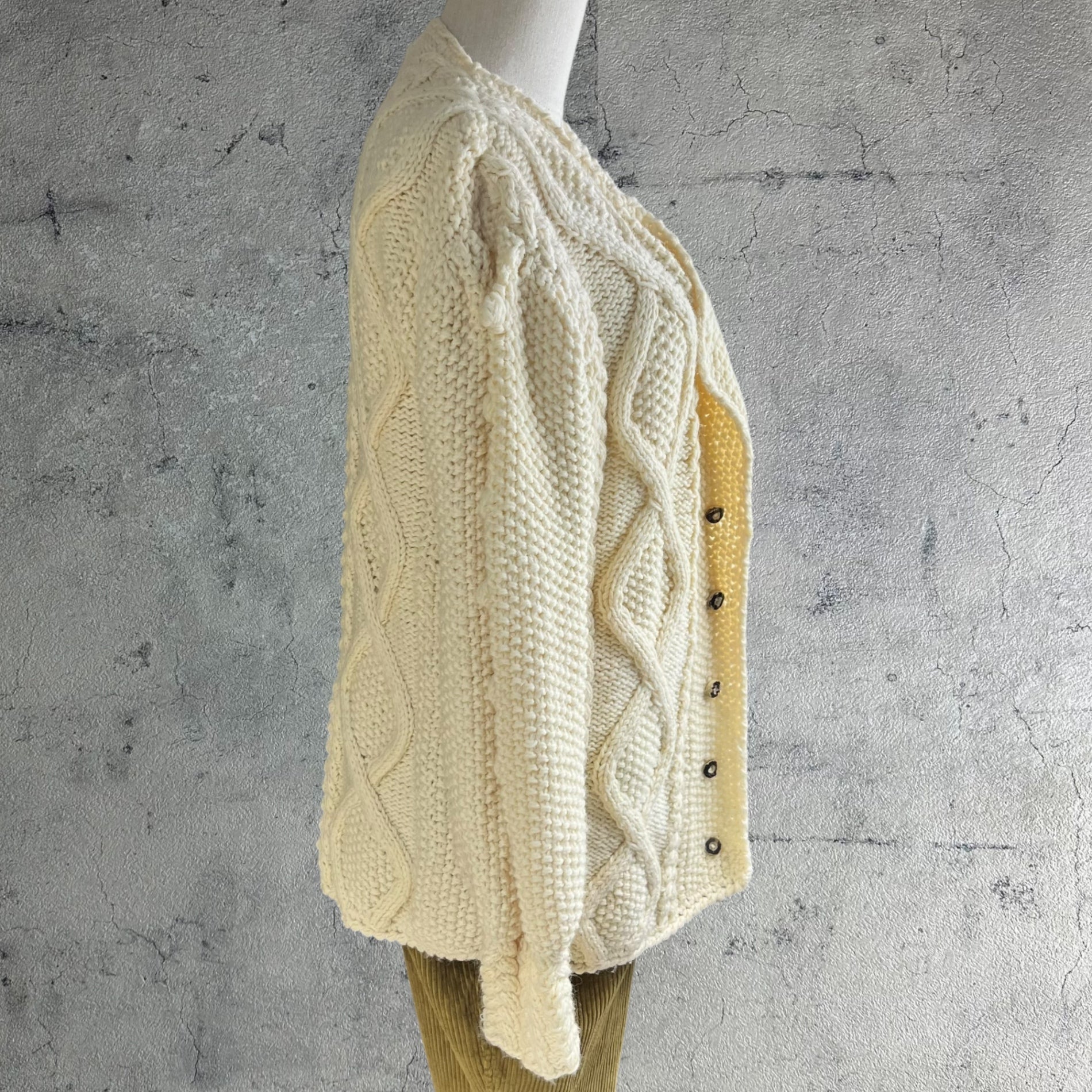 VINTAGE(ヴィンテージ) 80's~ popcorn knit ポップコーンアランニット 木ボタン FREE / 多少のほつれ有 ホワイト