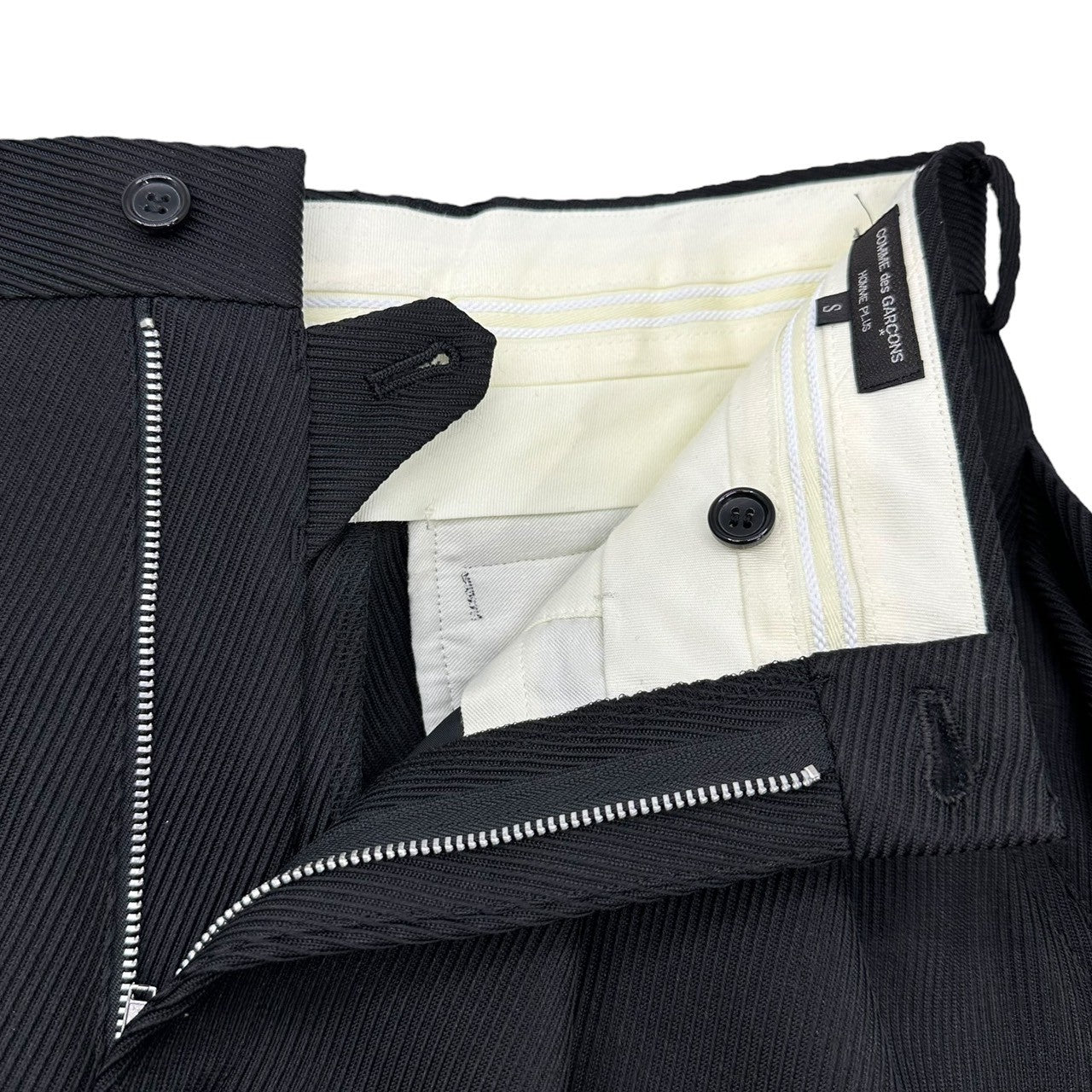 COMME des GARCONS HOMME PLUS(コムデギャルソンオムプリュス) 25SS Deformed design pleated wide shorts 変形デザイン プリーツ ワイド ショーツ PO-P053 S ブラック AD2024