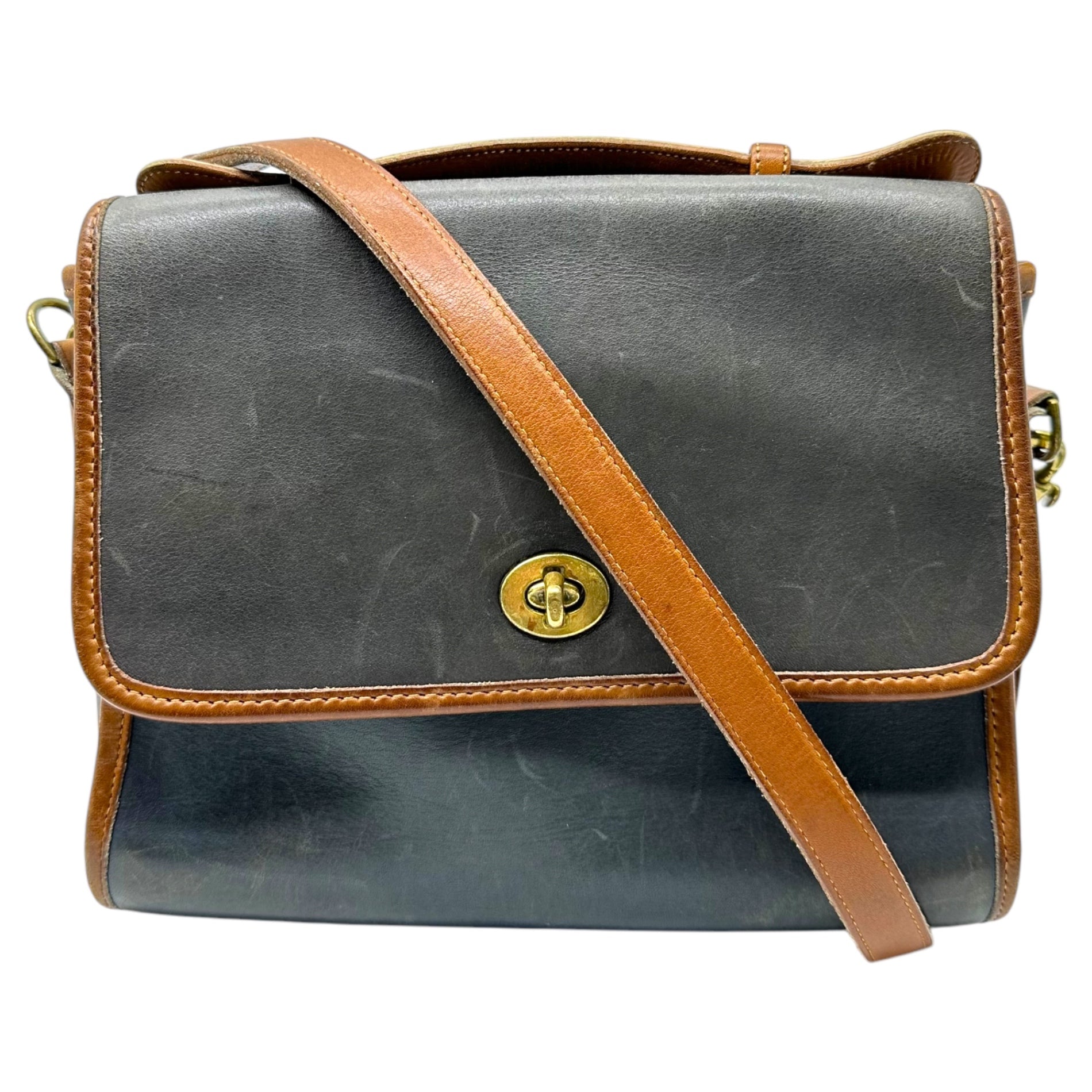 COACH(コーチ) 90's Old Coach Bicolor Flap Leather Shoulder Bag 90年代 オールドコーチ バイカラー フラップ レザー ショルダー バッグ 014-9021 ネイビー(色あせでカーキに近くにあっています)×ブラウン