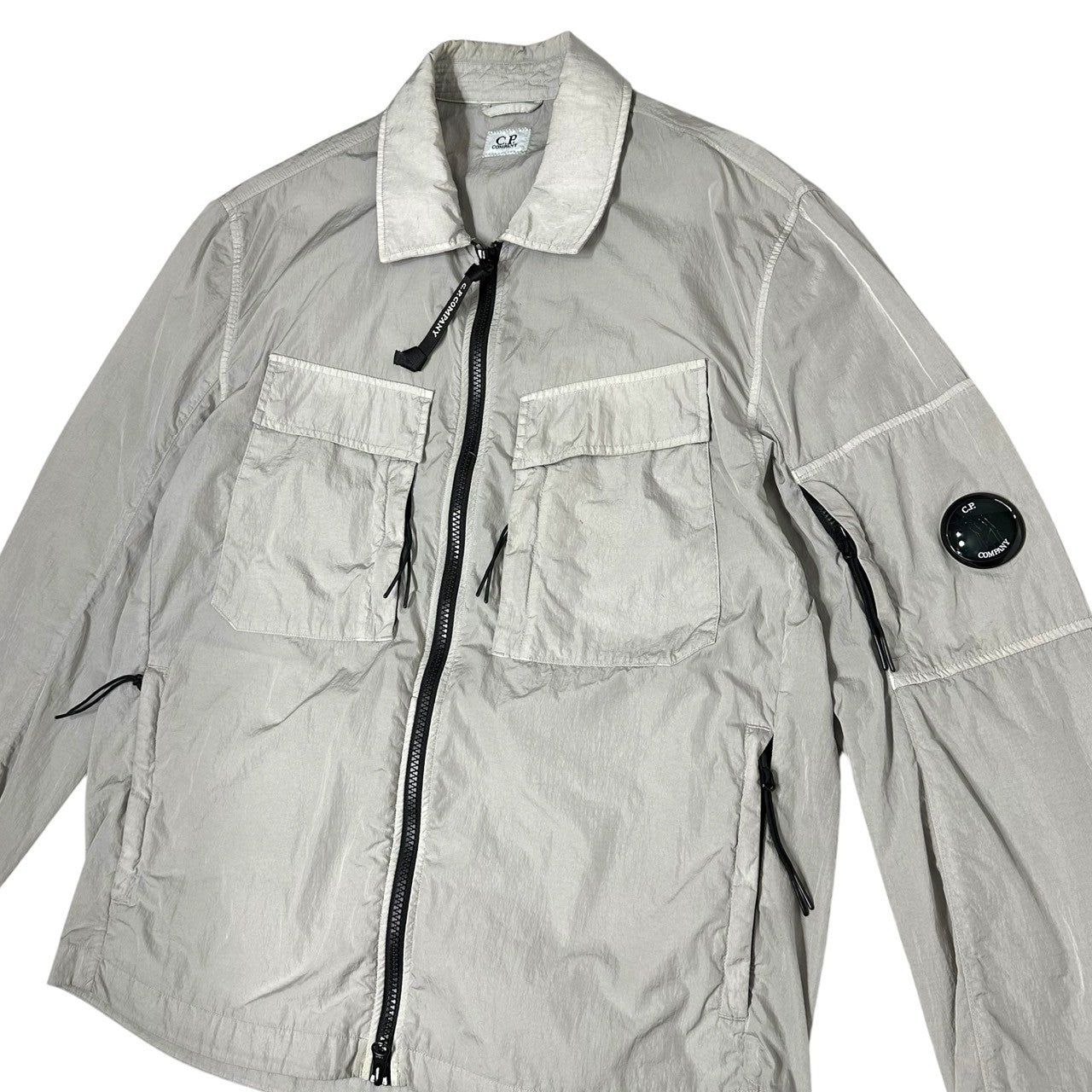 C.P.COMPANY(シーピーカンパニー) 14SS Flap Pocket Zip Up Nylon Over Shirt Jacket フラップ ポケット ジップアップ ナイロン オーバー シャツ ジャケット 14CMOS371A 005904G M グレー