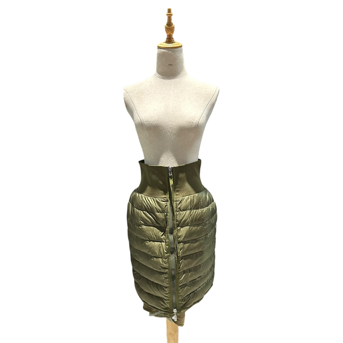 MONCLER(モンクレール) Suzuka-Design Layered Down Skirt スズカ デザイン レイヤード ダウン スカート 09/S 25372 50 44 カーキ