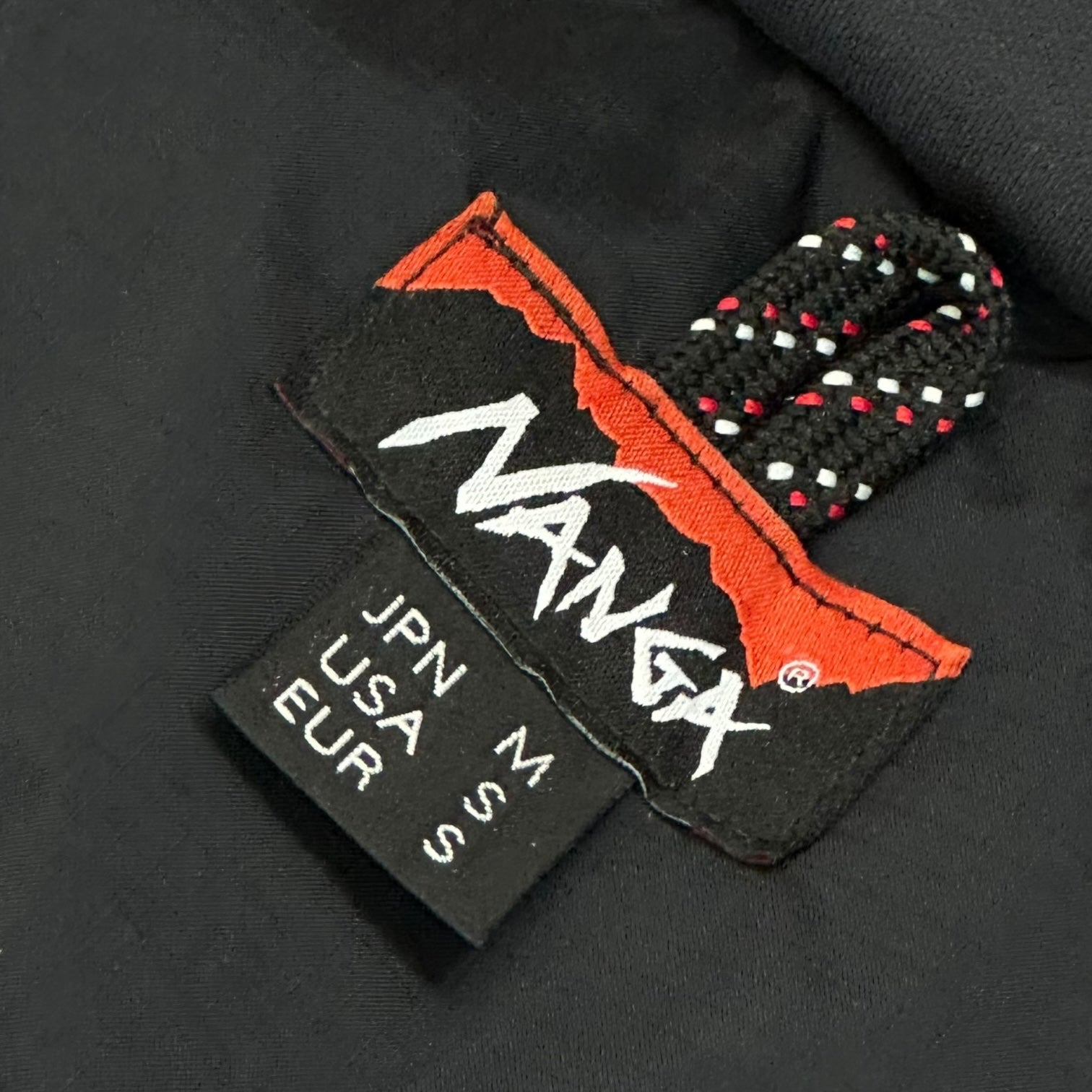NANGA(ナンガ) AURORA TEX DOWN JACKET オーロラテックス ダウン ジャケット フーデッド M ブラック 参考定価49,500円(税込) 定番人気商品