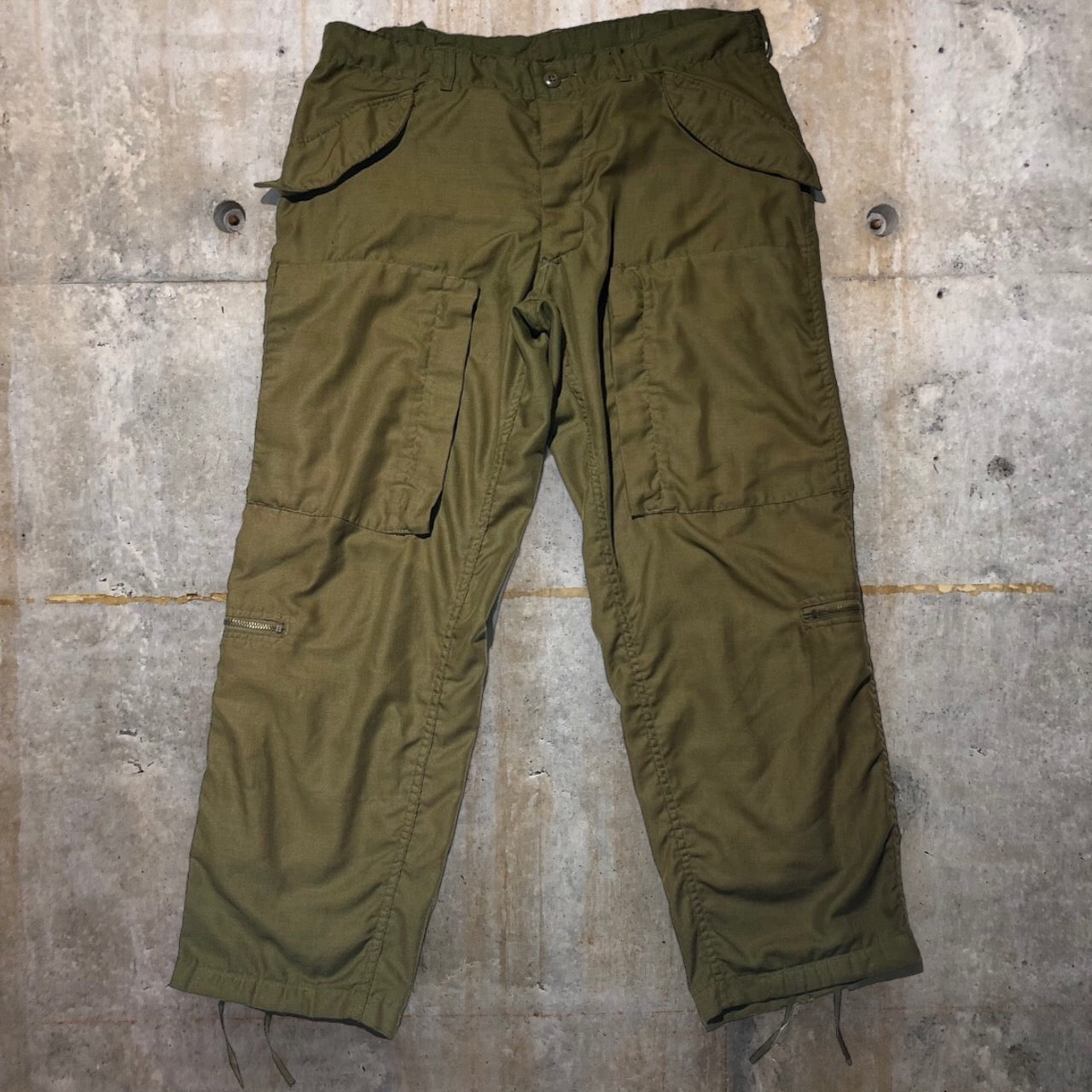 US AMRY(アメリカ軍) 70'sヘリクルーパンツ/ヴィンテージカーゴパンツ 表記無し(XLサイズ程度) カーキ 亜熱帯向け/耐燃性ナイロン