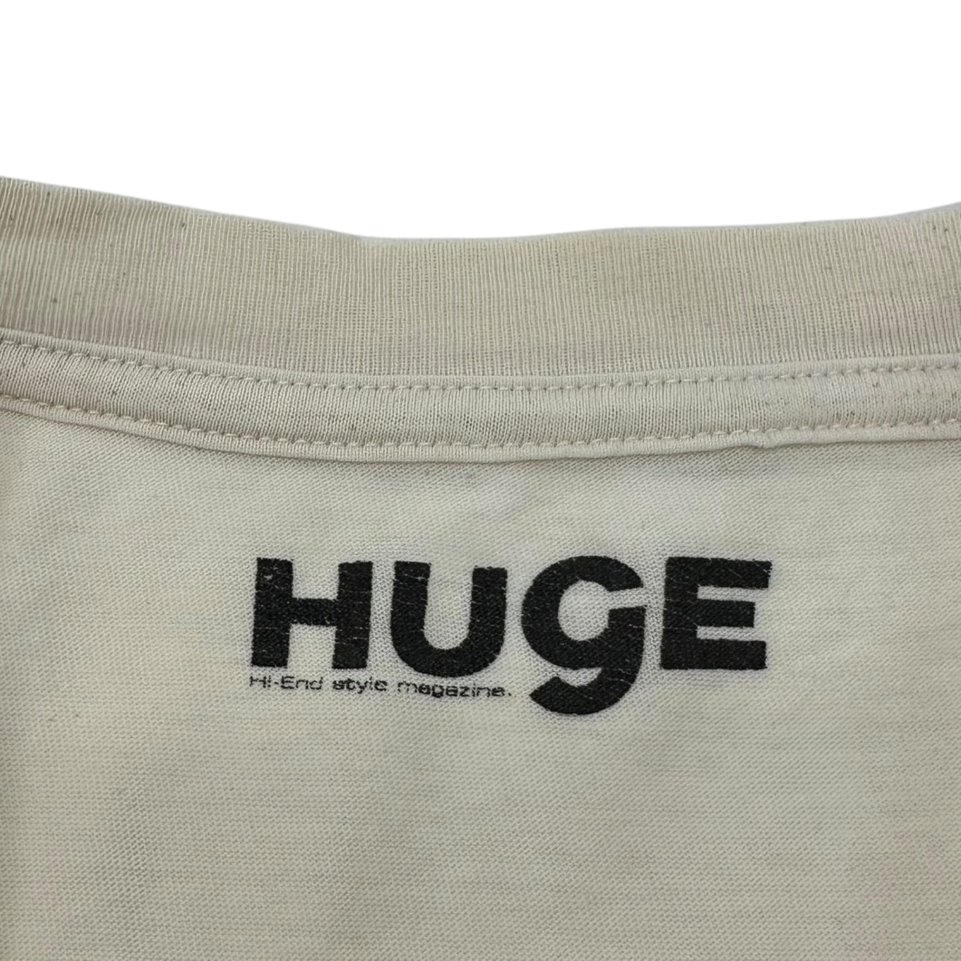 HUgE × FRAGMENT DESIGN(ヒュージ × フラグメントデザイン) Lottery initial print T-shirt 抽選 初期 プリント Tシャツ ホワイト×ブルー
