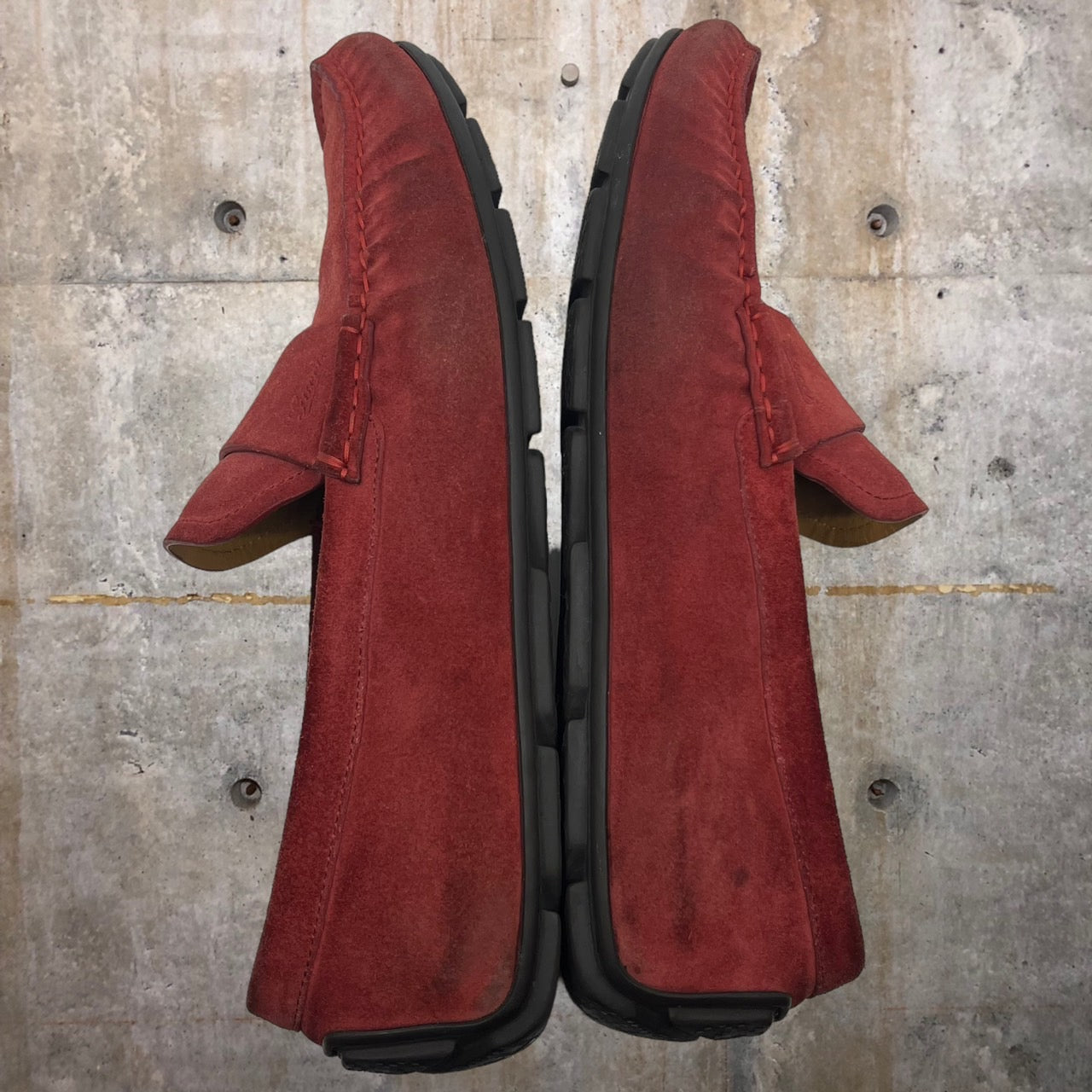 GUCCI(グッチ) スウェードドライビングローファー 表記なし(27cm程度) レッド