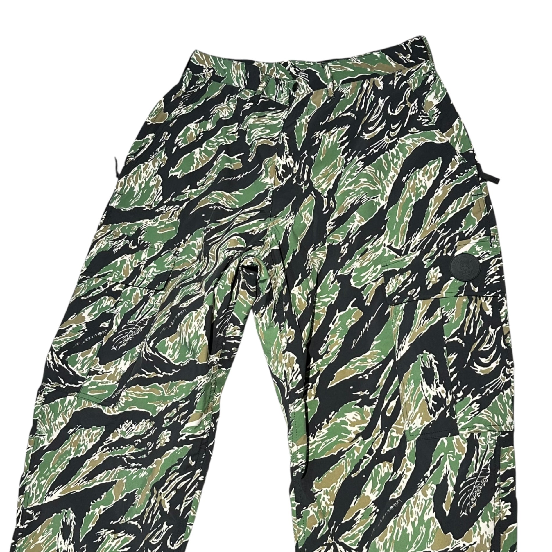 SSZ(エスエスズィー) 24SS EVISEN SKATEBOARDS×高田音楽制作事務所×SSZ CAMO 6PKT PANTS TIGER CAMO 6 ポケット パンツ カモ 11-24-1516-139 S グリーン×ブラック カーゴ ナイロン コラボ