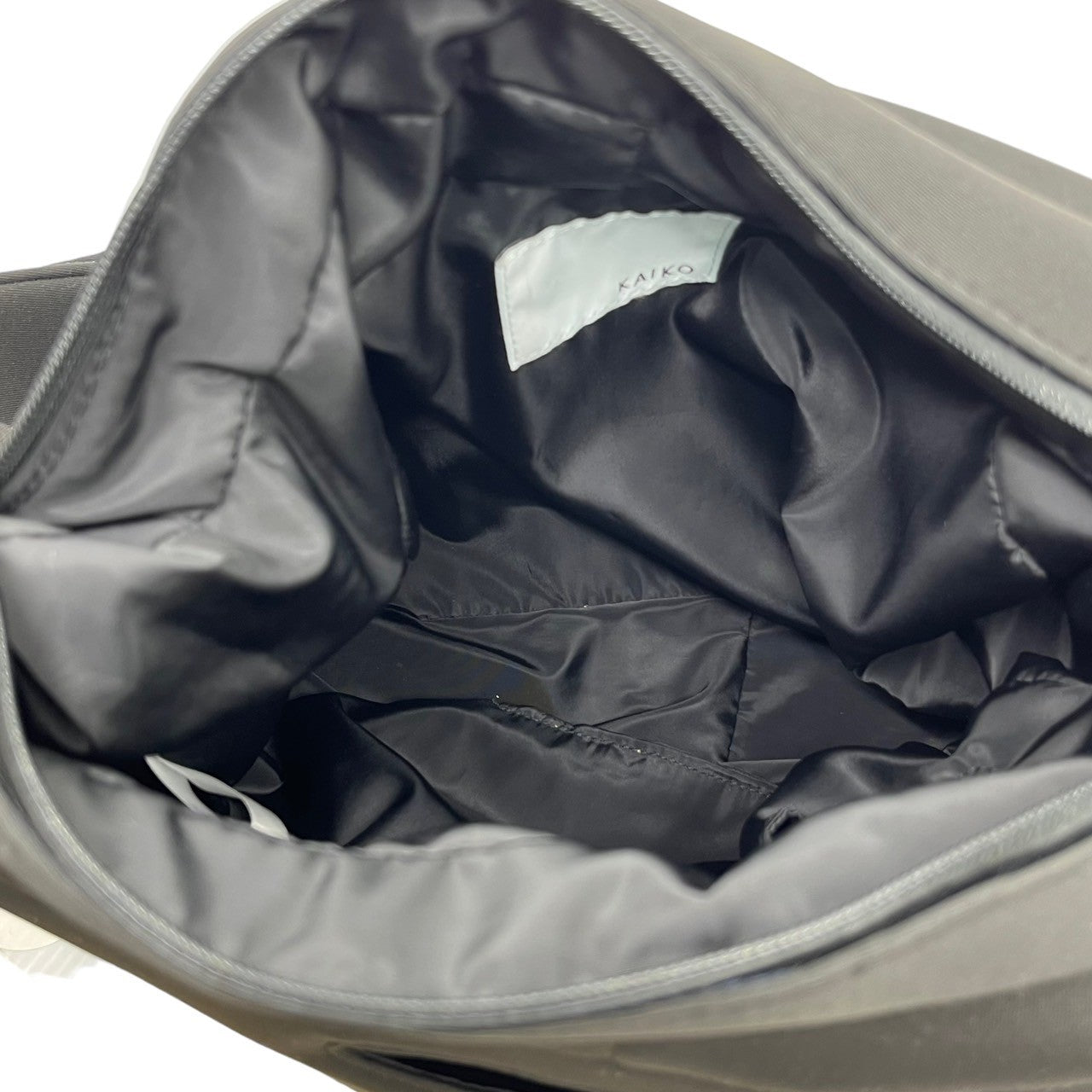 KAIKO(カイコー) BUFF SHOULDER BAG バフ ショルダーバッグ ブラック 参考定価22,000円(税込)