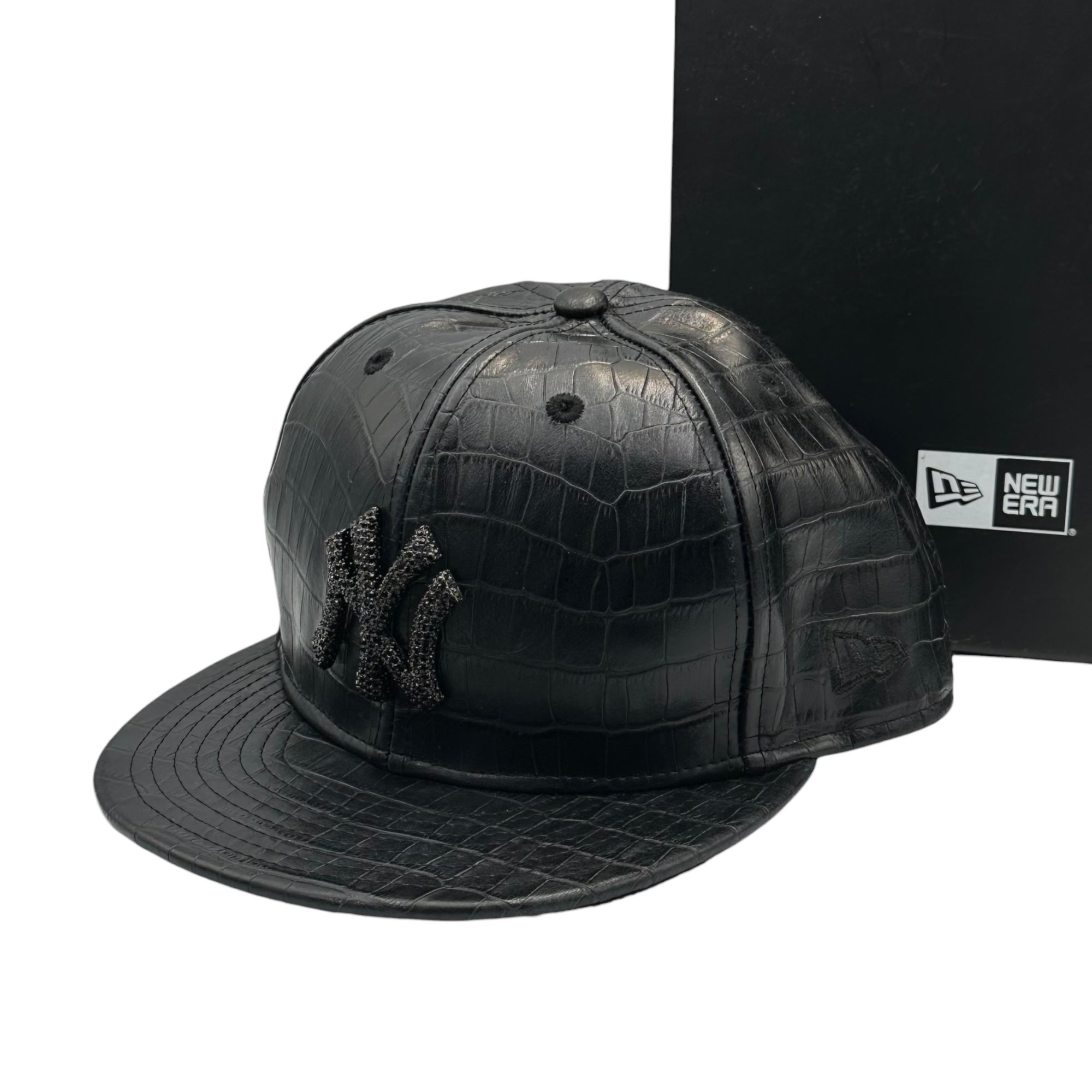 Swarovski(R) Elements × New Era(スワロフスキー エレメンツ × ニューエラ) Crocodile-embossed All-Leather New York Yankees Cap クロコ型押し オールレザー ニューヨークヤンキース キャップ ブラック 限定品