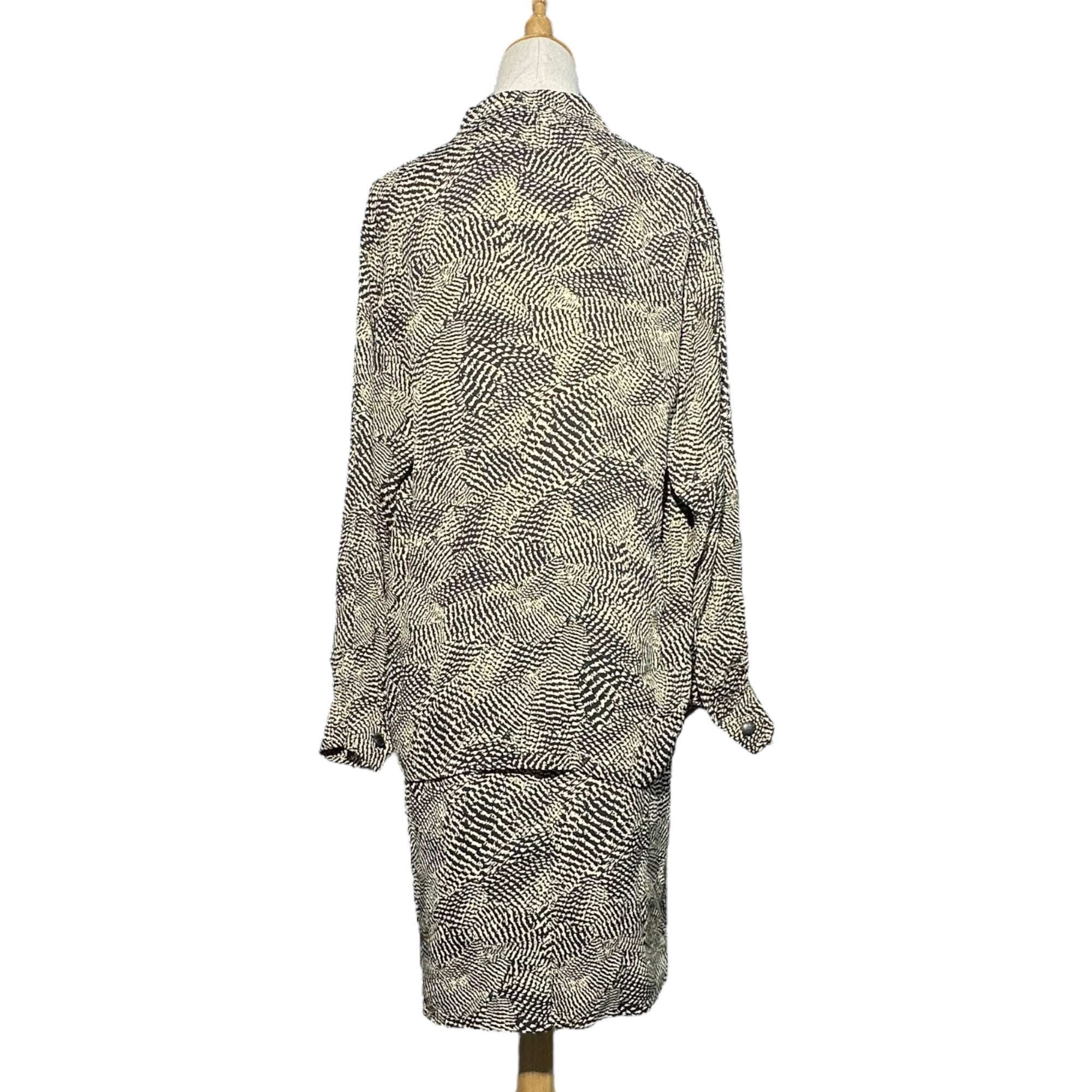 YVES SAINT LAURENT(イヴサンローラン) Open-collar all-over print blouse オープンカラー 総柄 ブラウス スカート セットアップ HTA64-681 TOP:34(XS程度) BOTTOM:36(S程度) ベージュ×ブラック