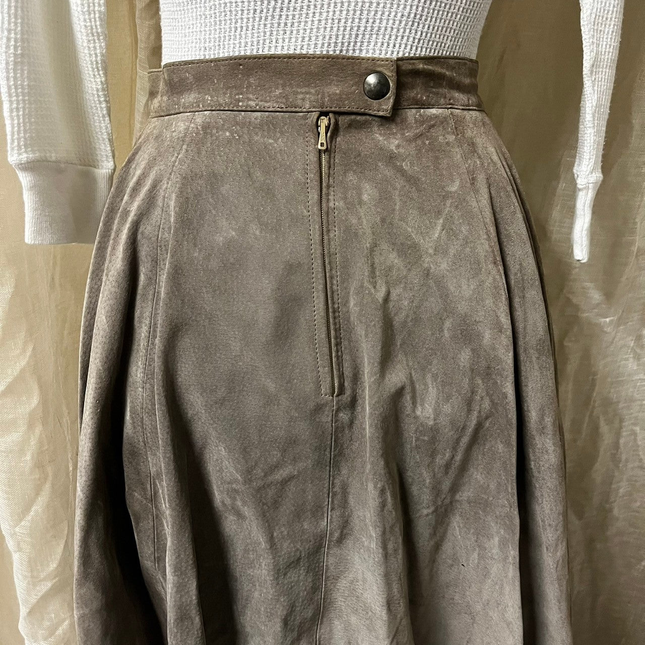 Euro Vintage(ヨーロッパヴィンテージ) Nuance_~50’s suede flare skirt/スウェードフレアスカート 36(Sサイズ程度) ペールグレー
