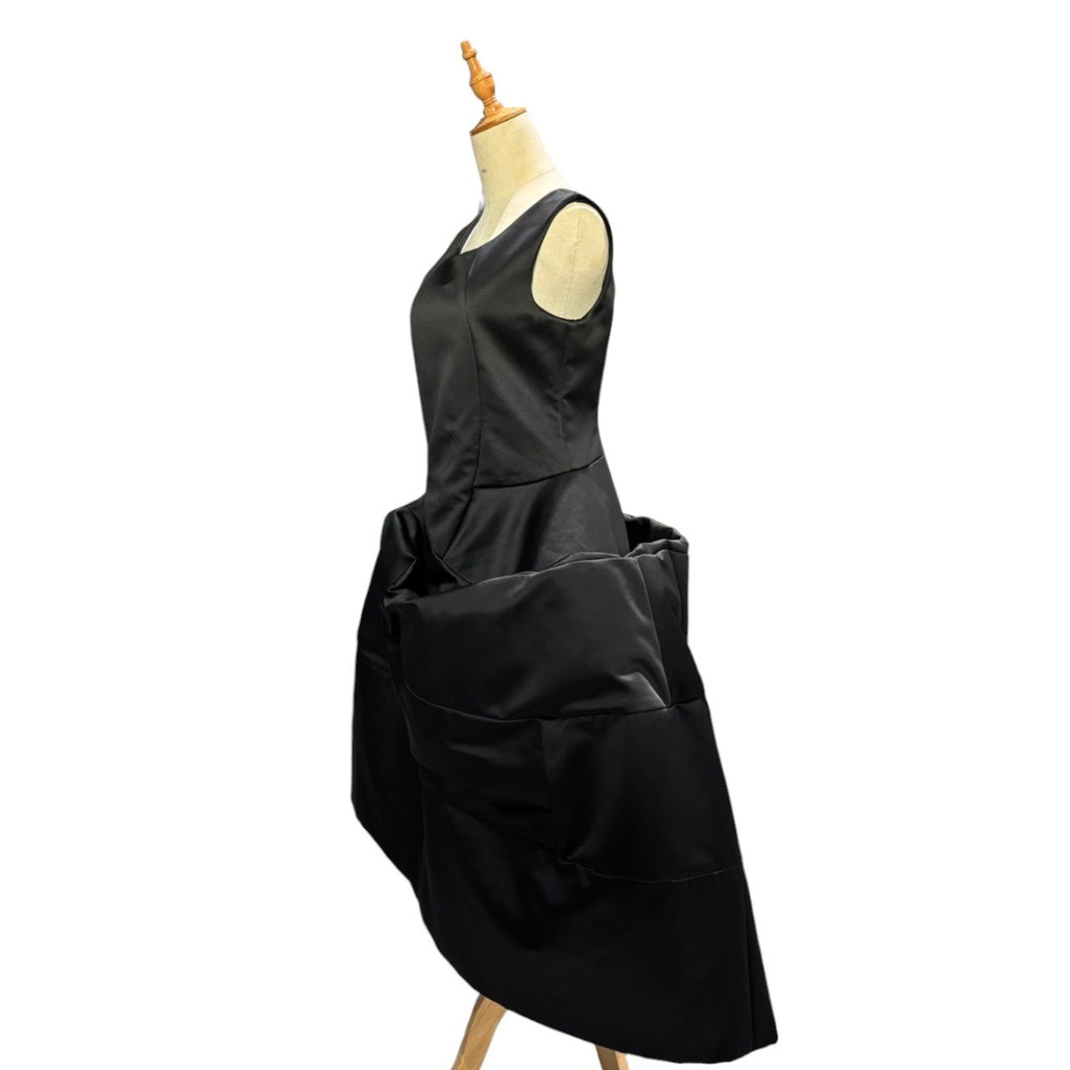 COMME des GARCONS(コムデギャルソン) 2026SS Polyester-Voluminous Sleeveless Dress エステル ボリューム ノースリーブ ワンピース GQ-O007 S ブラック AD2025