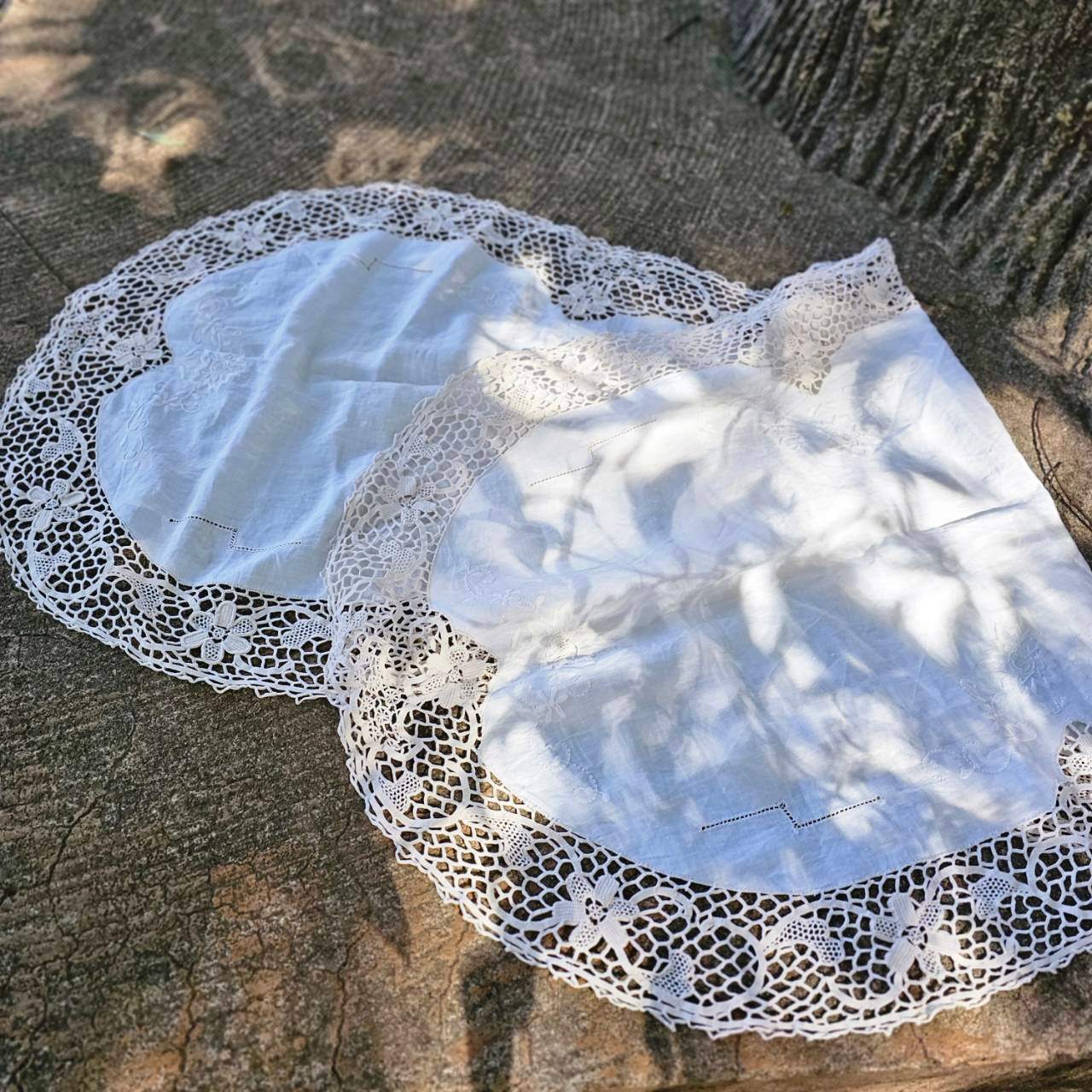 VINTAGE(ヴィンテージ) what_flower embroidery round lace table mat fabric フラワー刺繍とレースのラウンドテーブルクロス マット ホワイト×ベージュ