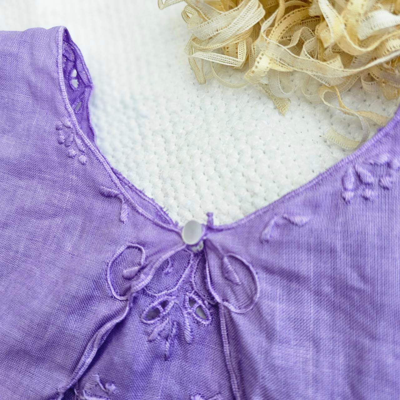 Euro vintage(ヨーロッパヴィンテージ) flower embroidery linen collar 刺繍入りリネンのつけ襟 ラベンダー 未使用に近い/後染め加工 ラベンダー