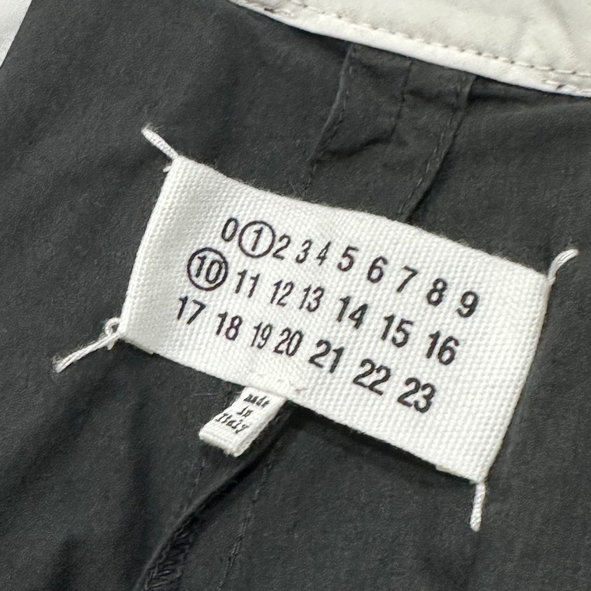 MAISON MARGIELA(メゾンマルジェラ) 2025SS Wide-leg Pleated Trousers プリーツ タック ワイド パンツ S51KA0601 36 ブラック バギー