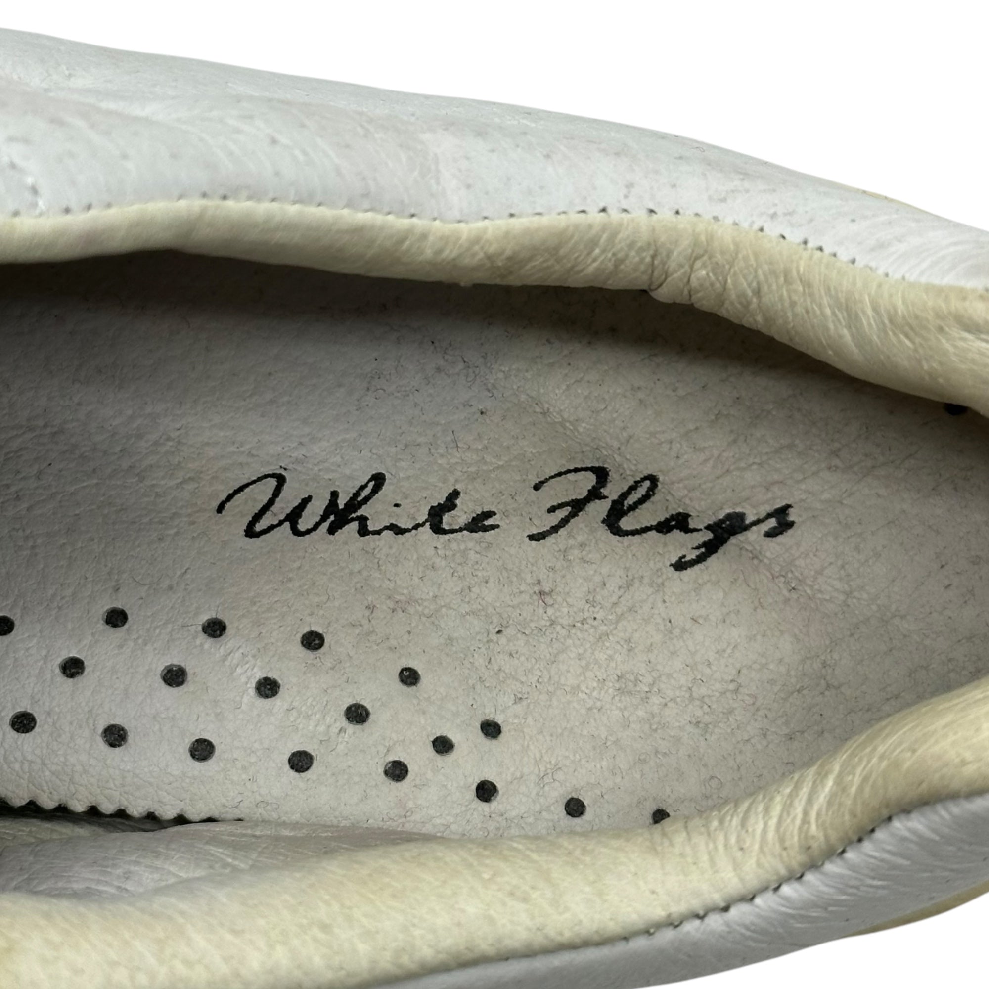 White Flags(ホワイトフラッグス) レザー ローカット スニーカー キルティング パテント 42(26.5cm程度) ホワイト