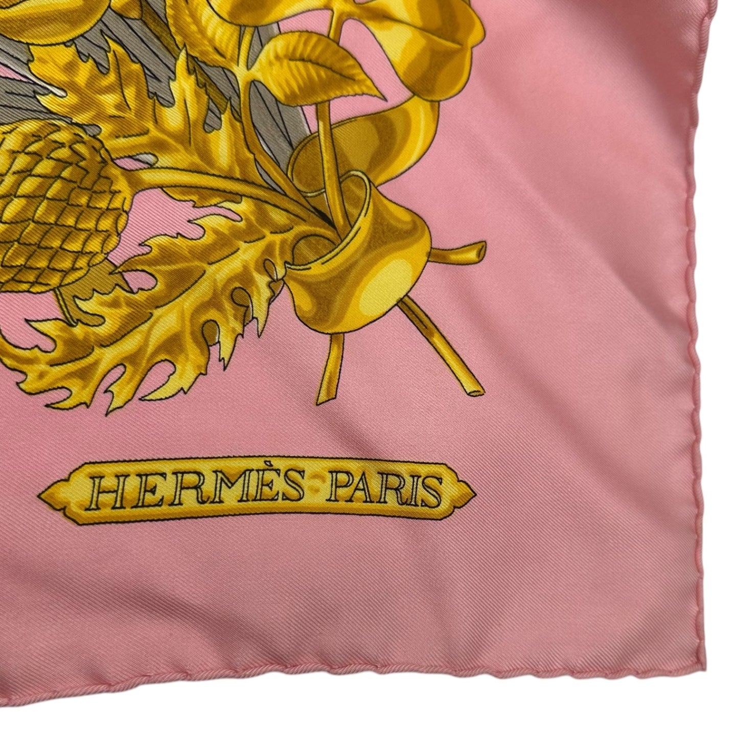HERMES(エルメス) Carres 90 ”PAR MEFSIRE ANTOINE DE PLVVINEL” カレ 90 ピンク シルク スカーフ BRITISH HERALDRY
