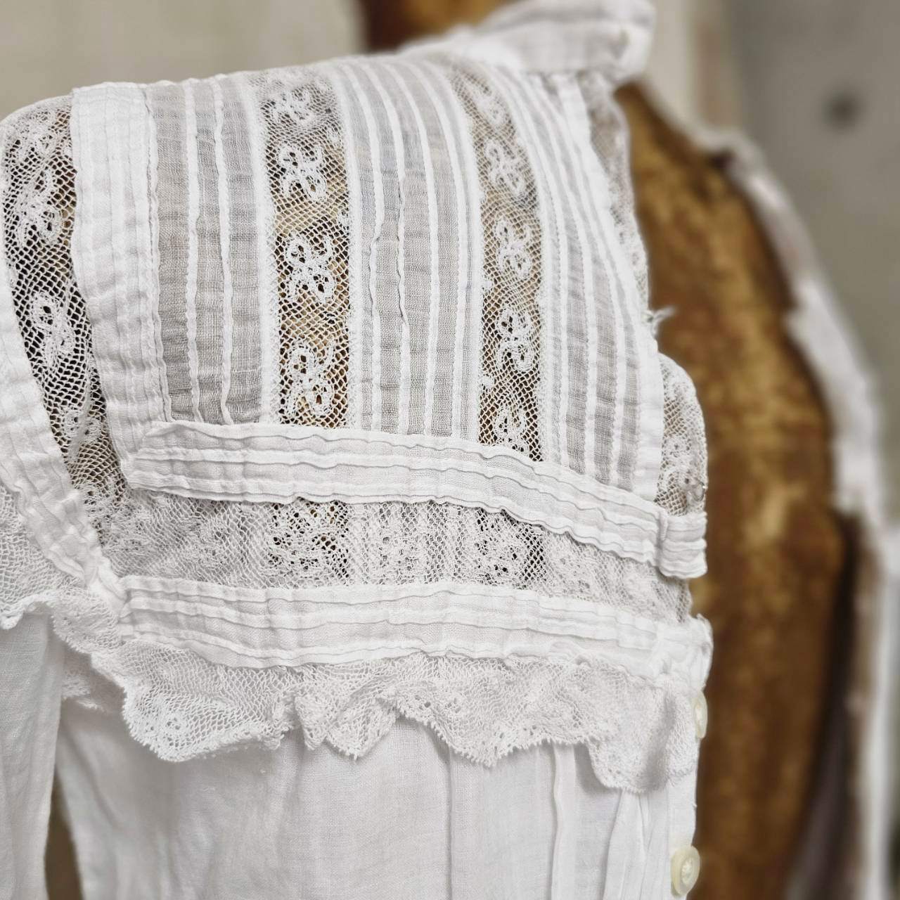 Euro antique(ヨーロッパアンティーク) 1900's~ antique victoria lace blouse アンティーク ヴィクトリアンレースブラウス 表記無し(Sサイズ程度) ホワイト 所々シミ有