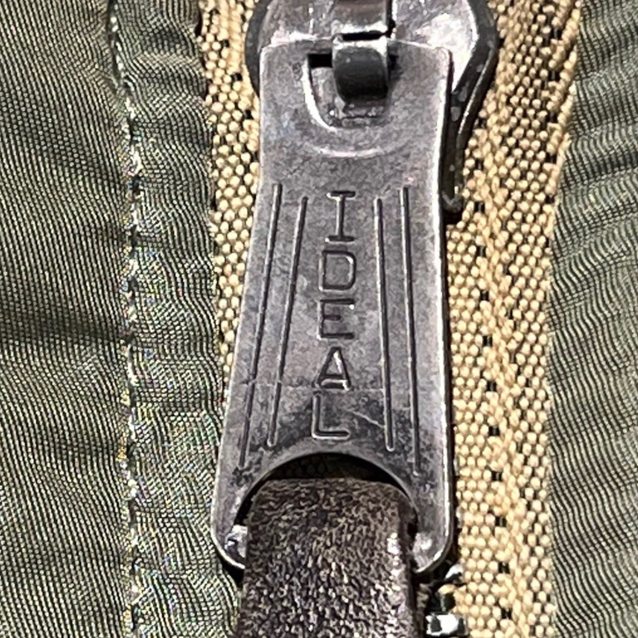 ALPHA INDUSTRIES(アルファ インダストリーズ) 90's MA-1 flight jacket/ミリタリージャケット MIL-J-82790E L カーキ USA製 90s