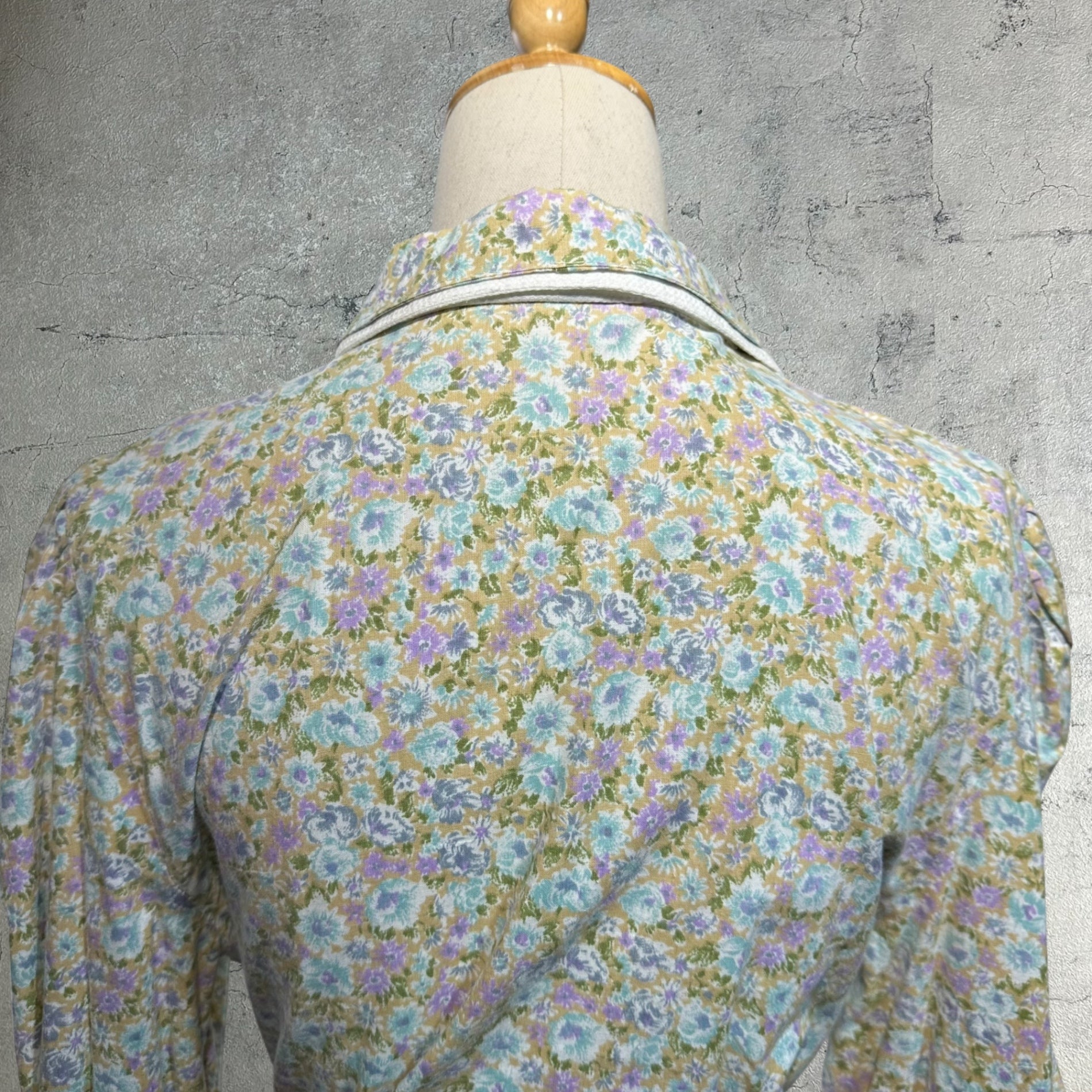 Euro vintage(ヨーロッパヴィンテージ) 60's~ Blueflower_flower print round collar blouse with ribbon バックリボン付き花柄丸襟シャツブラウス 表記無し(M~L程度) ミックスカラー