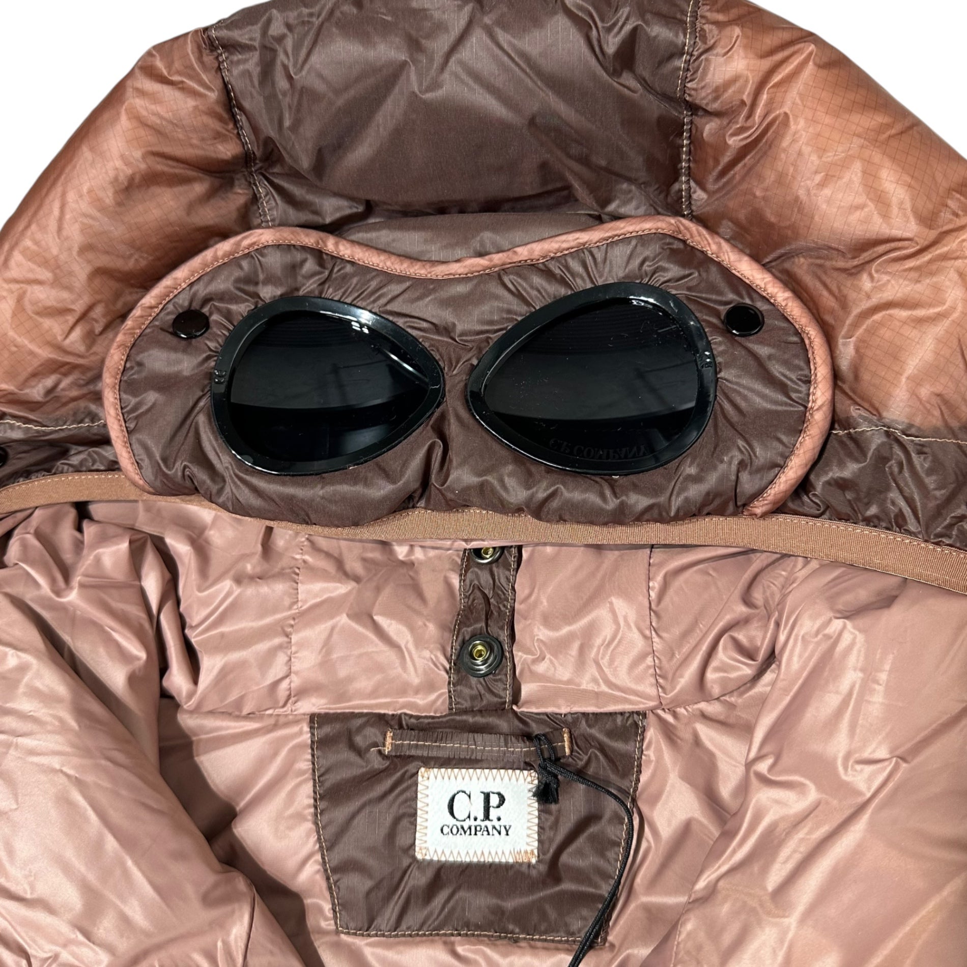 C.P.COMPANY(シーピーカンパニー) D.D.SHELL GOGGLE DOWN VEST ゴーグル ダウン ベスト 15CMOW171A006099A 54(XXL程度) ブラウン