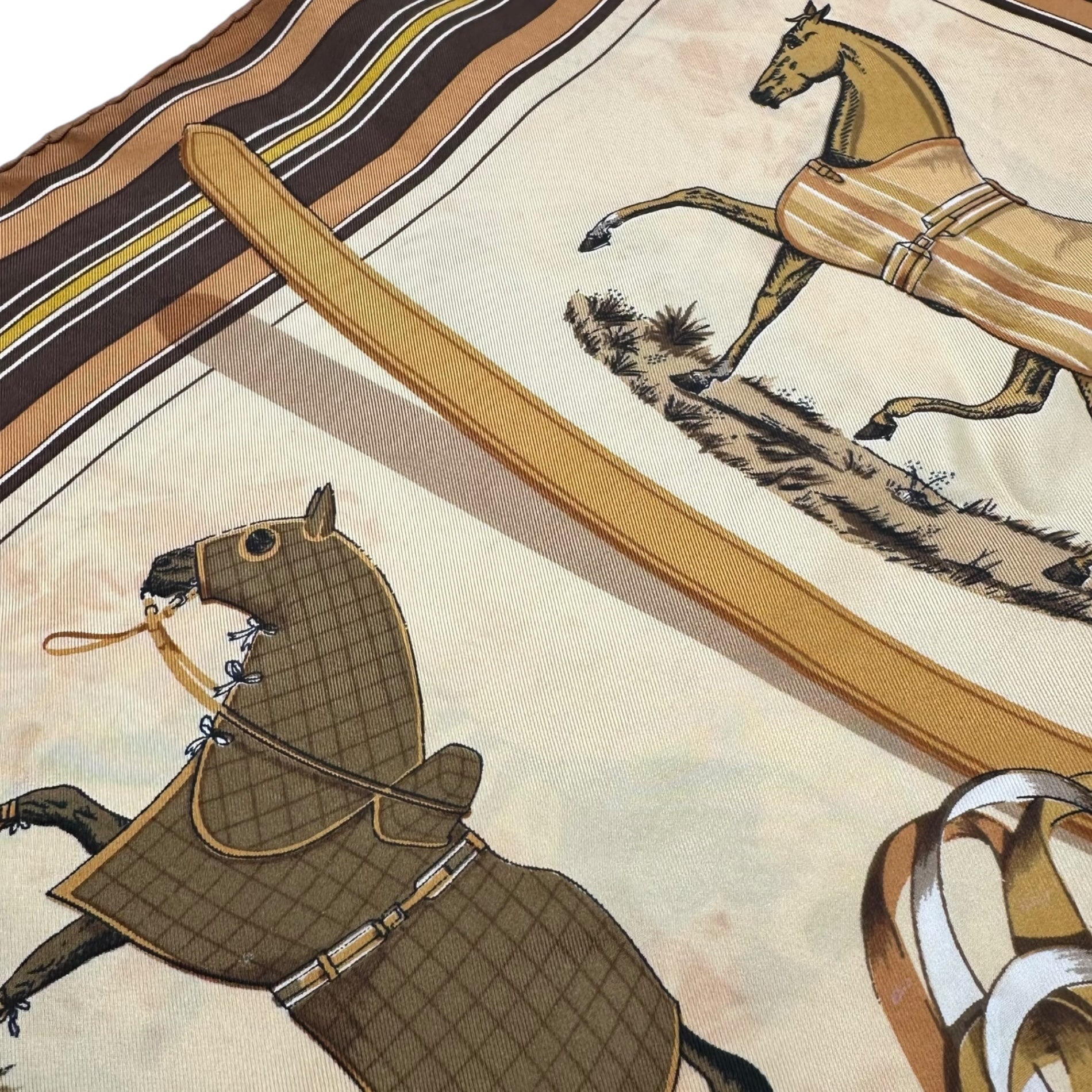 HERMES(エルメス) Carres 90 "Couvertures et tenues de jour" カレ 90 ベージュ シルク スカーフ 馬