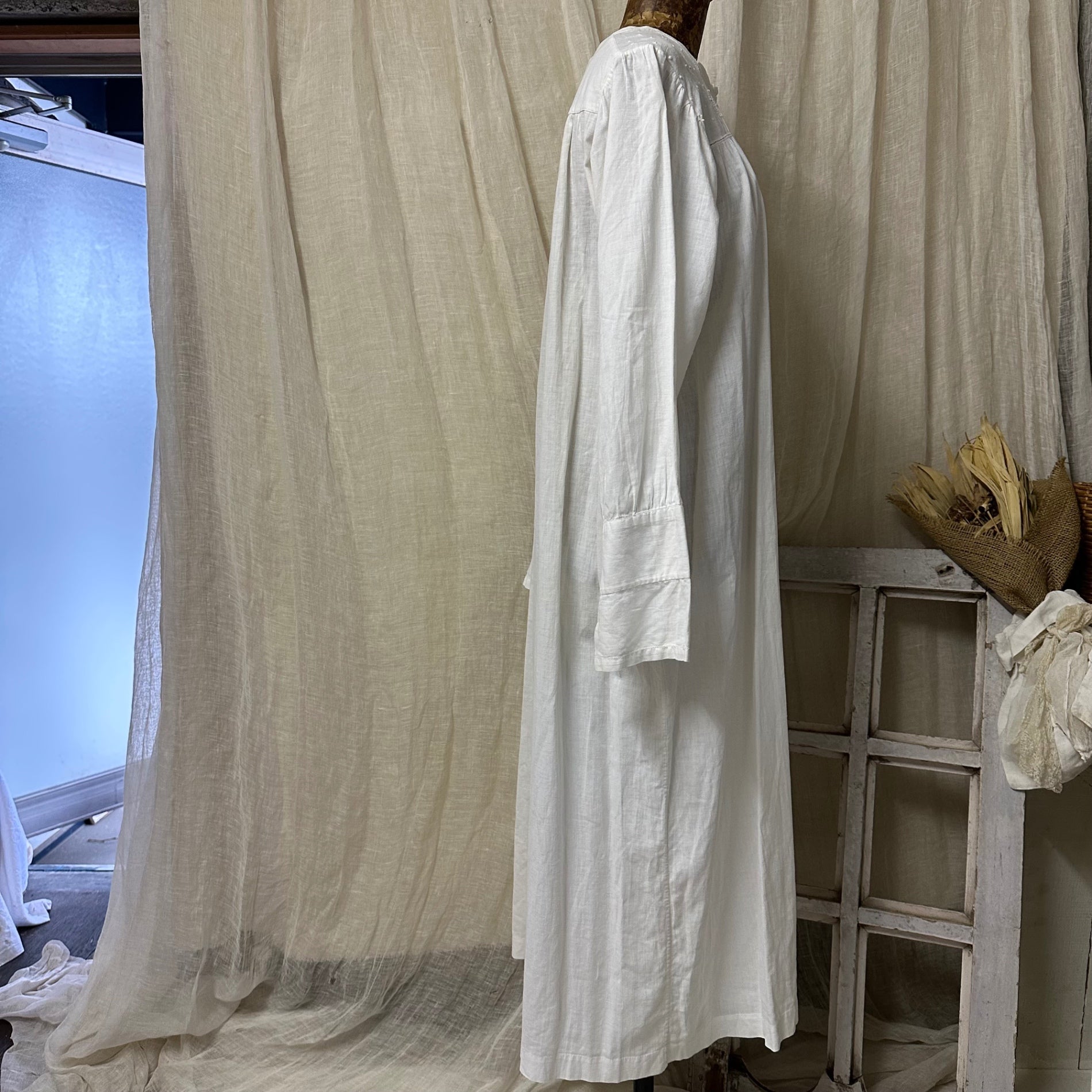 Euro vintage(ヨーロッパヴィンテージ) 30~40's ivory cotton square neck with floral cutwork knighty フローラルカットワークレースのコットンナイティドレス ワンピース 表記無し(M~L程度) アイボリー