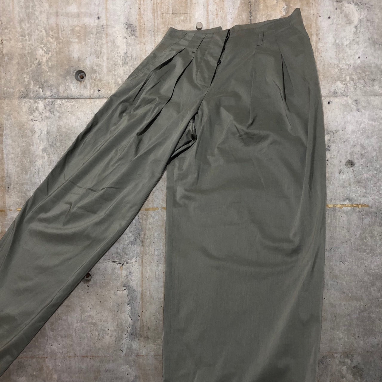 GIORGIO ARMANI(ジョルジオアルマーニ) 15AWハイウエストテーパードタックパンツ 2015-00276 SIZE 40(S~M程度) グレー