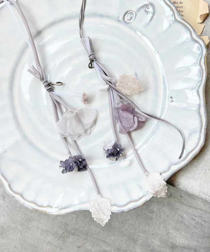 m.soeur(エムスール) リーフとスイートピーのネックレス 3471 グレー