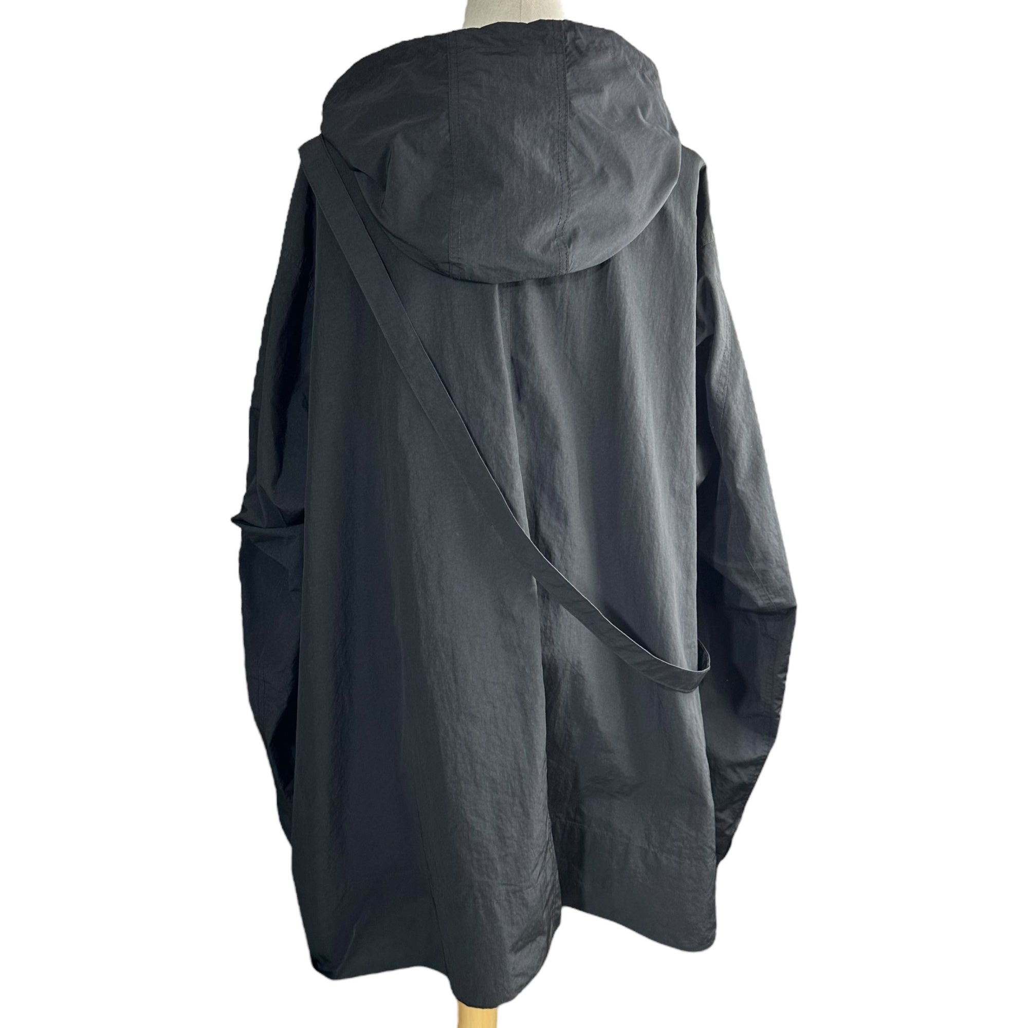 HYEIN SEO(ヘインソ) ANORAK WITH DETACHABLE BAG アノラック ジャケット 3 ブラック マウンテンパーカー テック バッグ