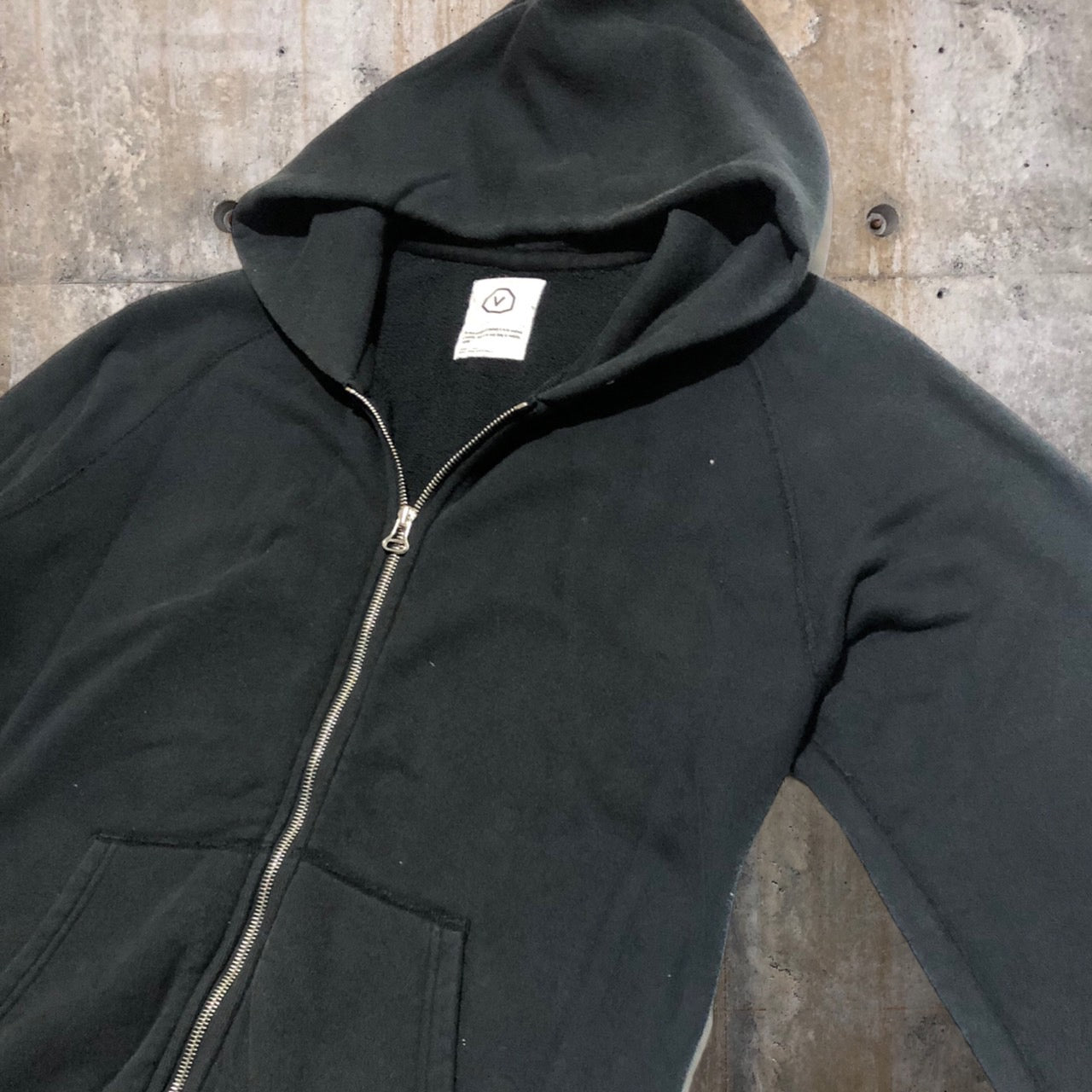 VISVIM(ビズビム/ヴィズヴィム) サイドロゴタグコットンジップパーカー M ブラック