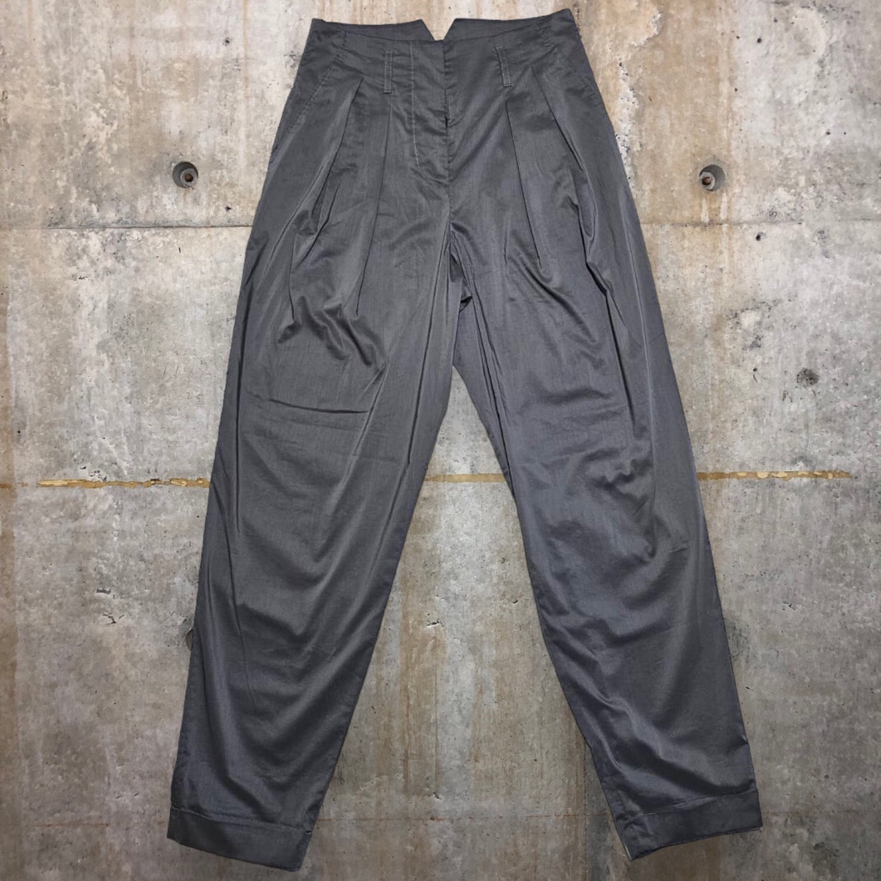 GIORGIO ARMANI(ジョルジオアルマーニ) 15AWハイウエストテーパードタックパンツ 2015-00276 SIZE 40(S~M程度) グレー