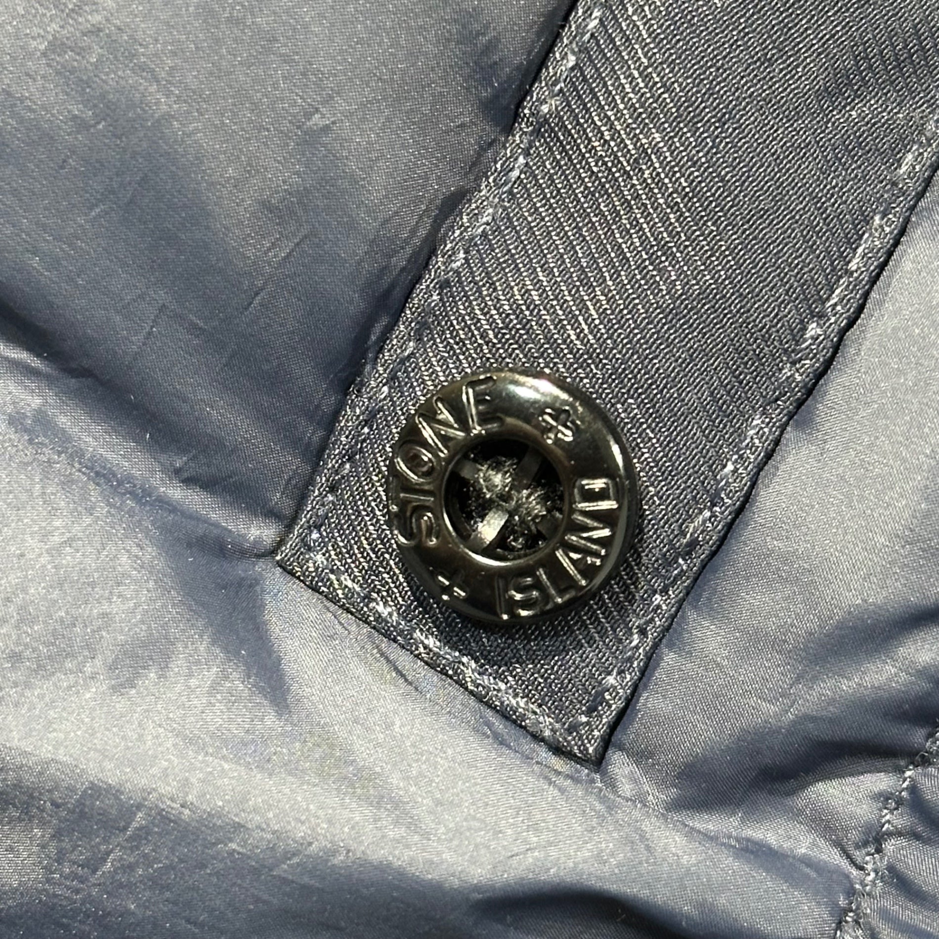 STONE ISLAND(ストーンアイランド) 22AW OPAQUE NYLON TWILL DOWN JACKET オペーク ナイロン ツイル ダウン ジャケット 77154121 XL ネイビー フーデッド