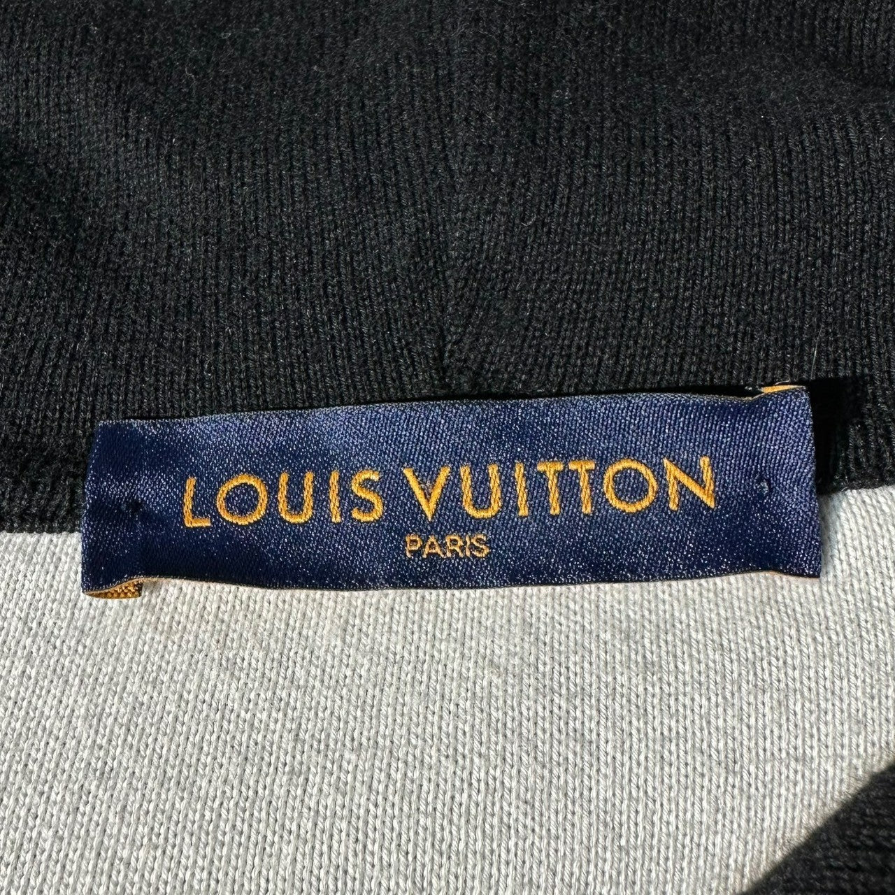 LOUIS VUITTON(ルイヴィトン) 22AW Monogram Gradient Cotton Hoodie Pullover Parka モノグラム グラディエント コットン フーディー プルオーバー パーカー RM222Q USO HNN45W XL ブラック CA36929 VCCM08 国内参考定価210,100円(税込)