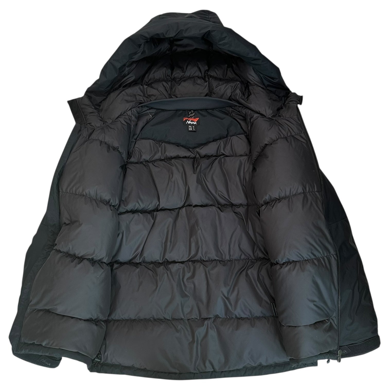 NANGA(ナンガ) AURORA TEX DOWN JACKET オーロラテックス ダウン ジャケット フーデッド M ブラック 参考定価49,500円(税込) 定番人気商品