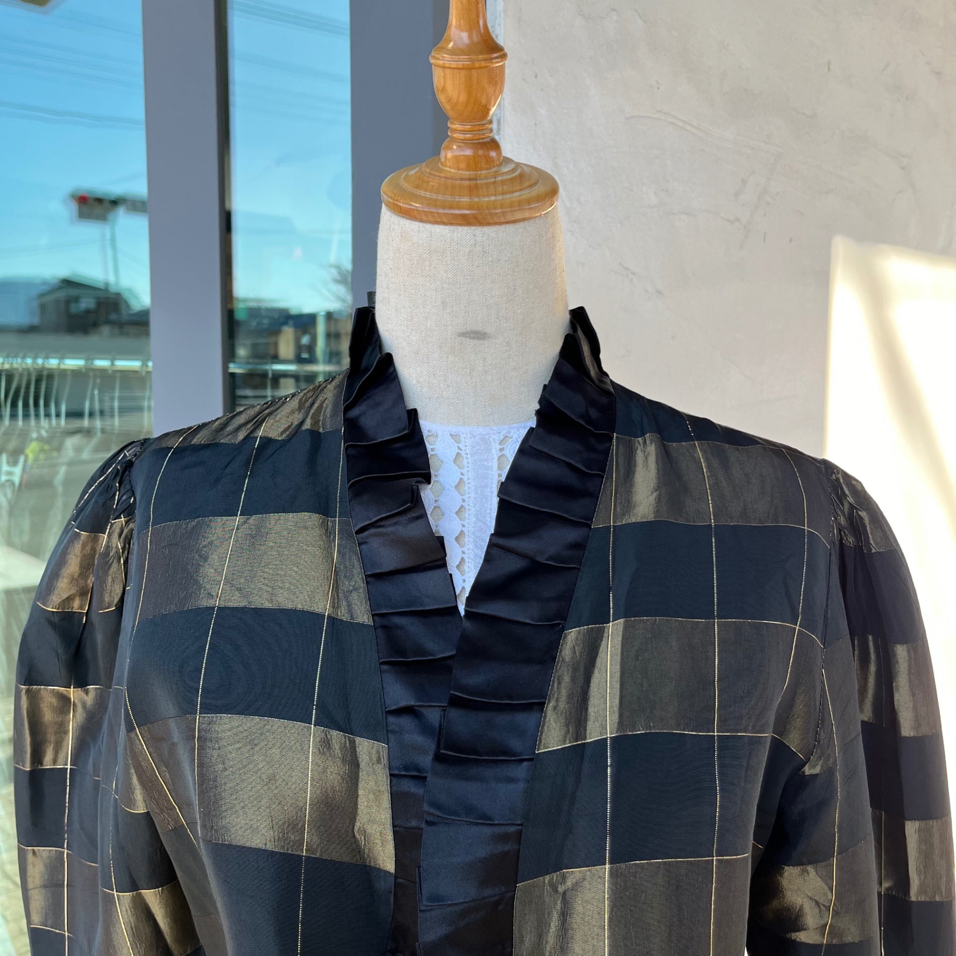 Euro vintage(ヨーロッパヴィンテージ) tile_80's~ shimmar black and khaki block ckeckered puff sleeve short jacket ブロックチェックのパフスリーブショートジャケット Mサイズ程度 ブラック×カーキ /小穴有