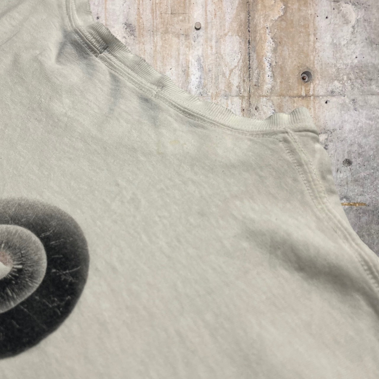 UNDERCOVERISM(アンダーカバーイズム) COMMON PROPERTY PRINT TEE L ホワイト