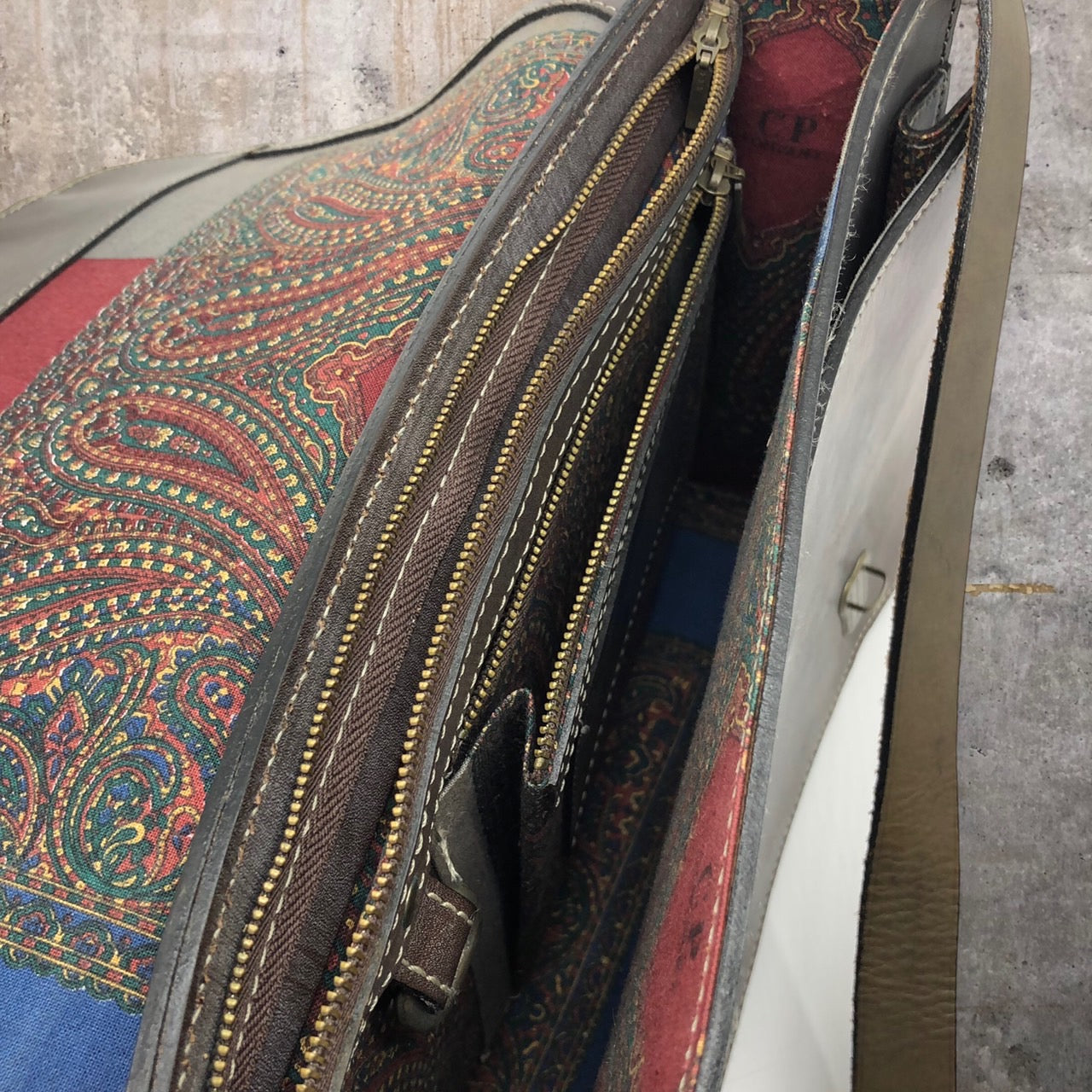 C.P. Company(シー ピー カンパニー) 90'sブライドルレザーショルダーバッグ ブラウン