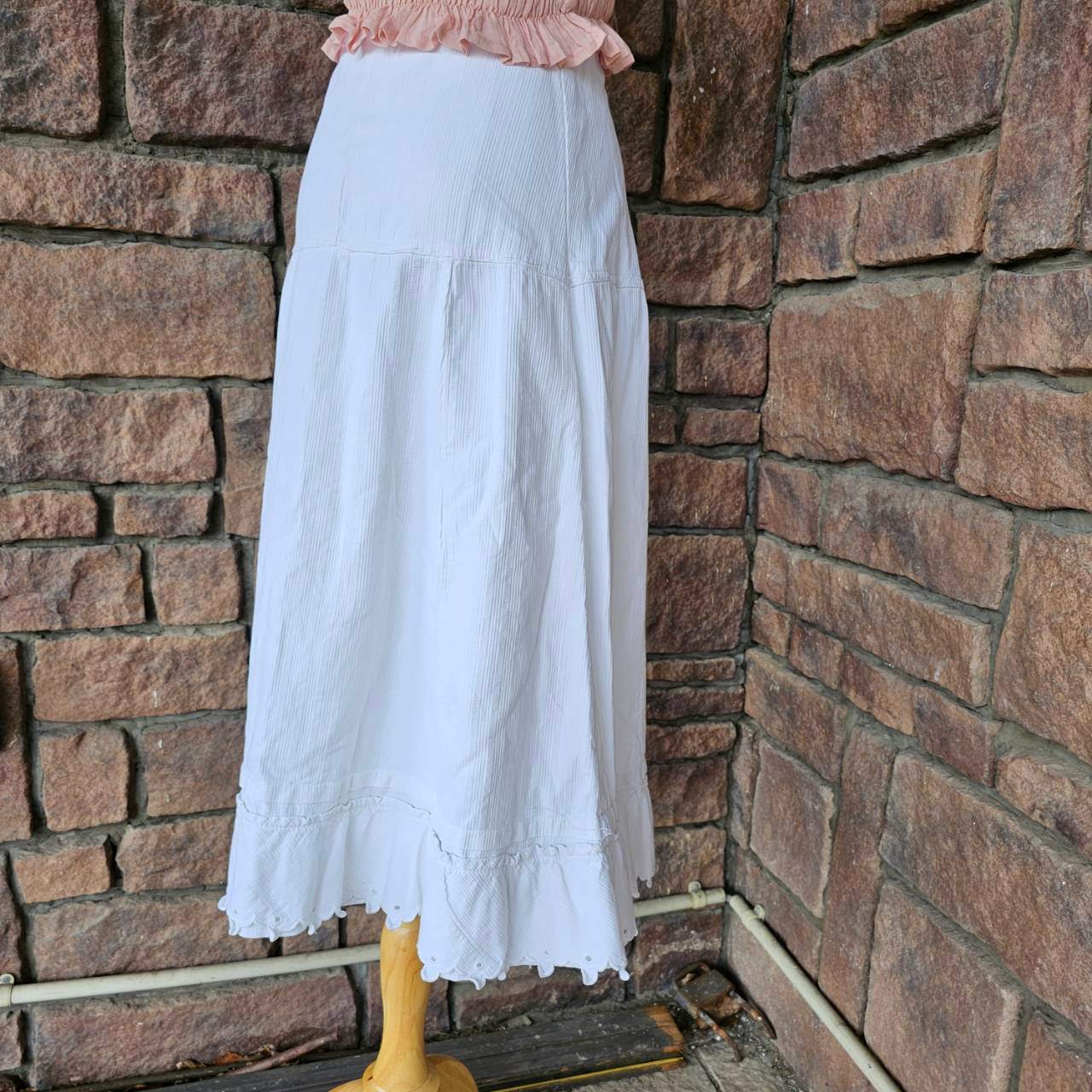 Euro vintage(ヨーロッパヴィンテージ) 30’s~「MB」 initials cutwork rim white cotton petticoat skirt ネーム刺繍入りカットワークレースのペチコートスカート Sサイズ程度 ホワイト